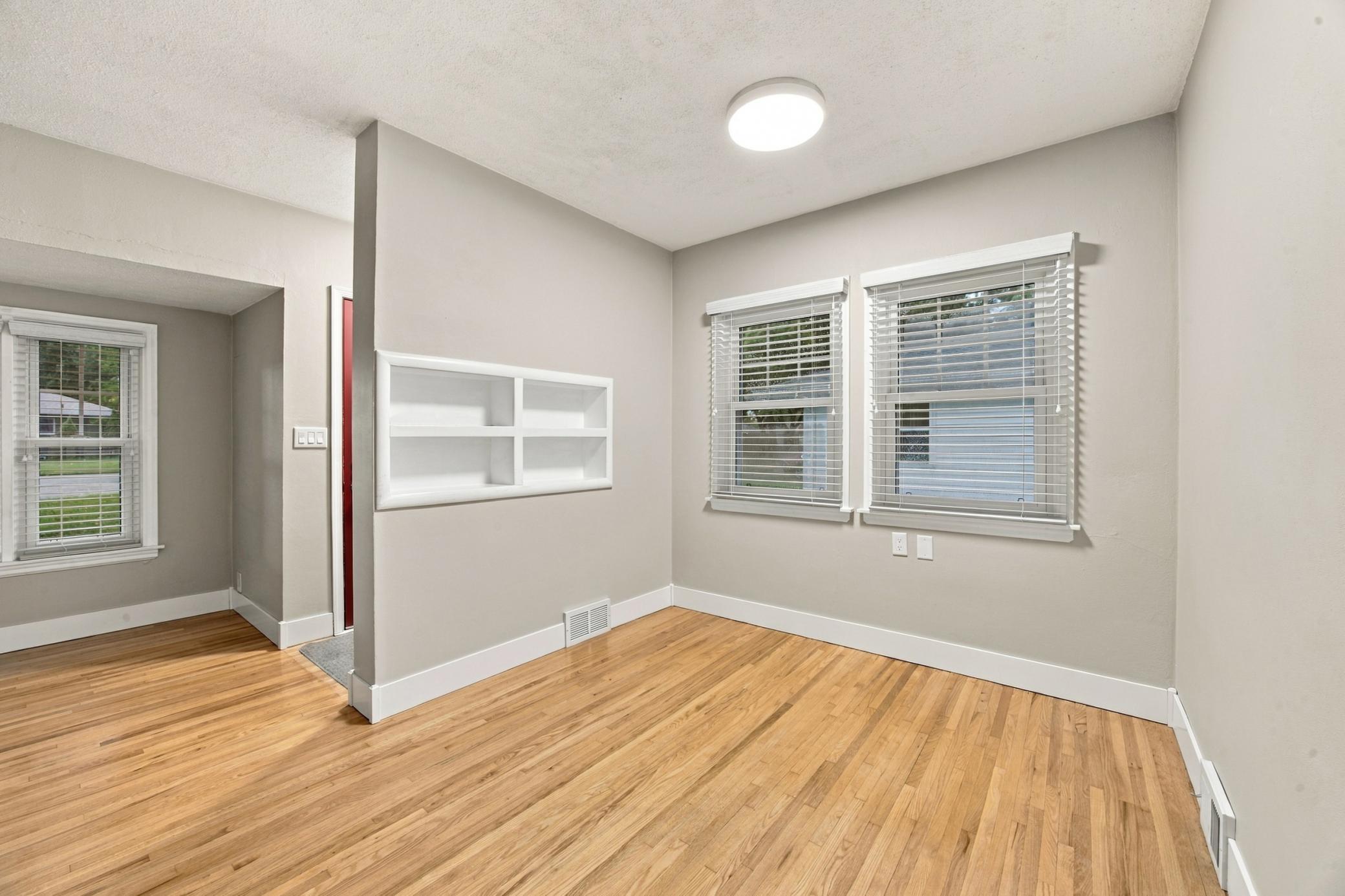 1951 single family home for sale at 502 21st Avenue N in Fargo, ND — 3 bed, 2 bath (photo 11 of 31)