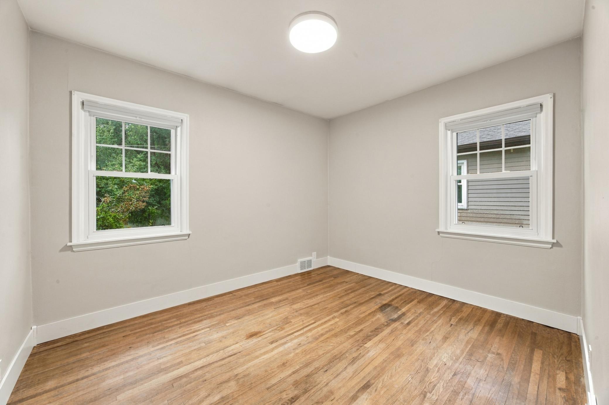 1951 single family home for sale at 502 21st Avenue N in Fargo, ND — 3 bed, 2 bath (photo 15 of 31)