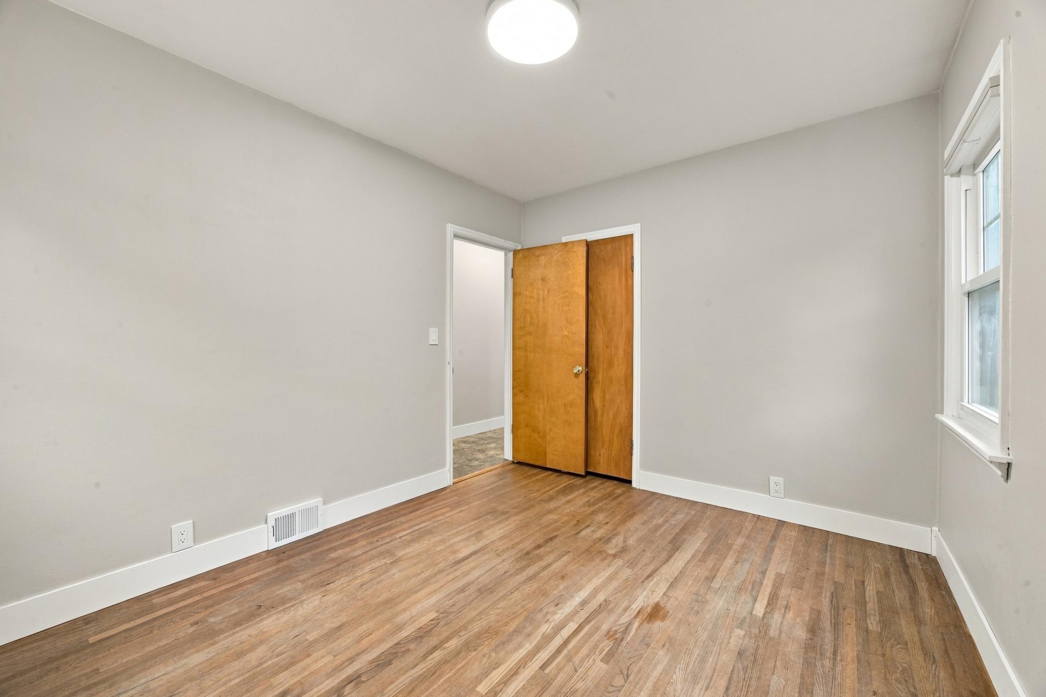 1951 single family home for sale at 502 21st Avenue N in Fargo, ND — 3 bed, 2 bath (photo 16 of 31)