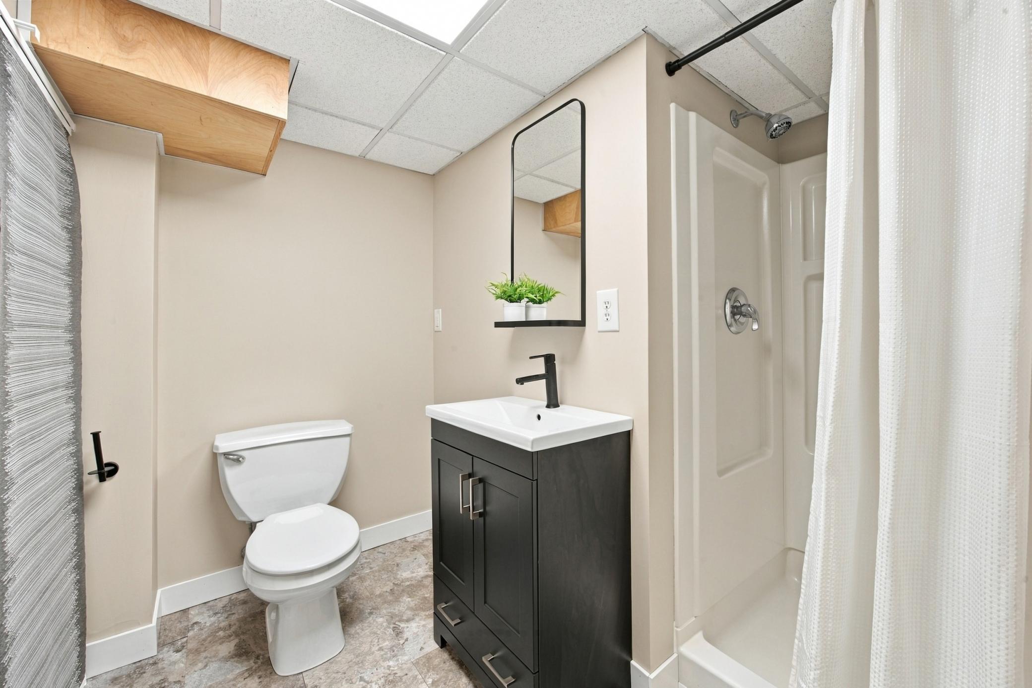 1951 single family home for sale at 502 21st Avenue N in Fargo, ND — 3 bed, 2 bath (photo 22 of 31)