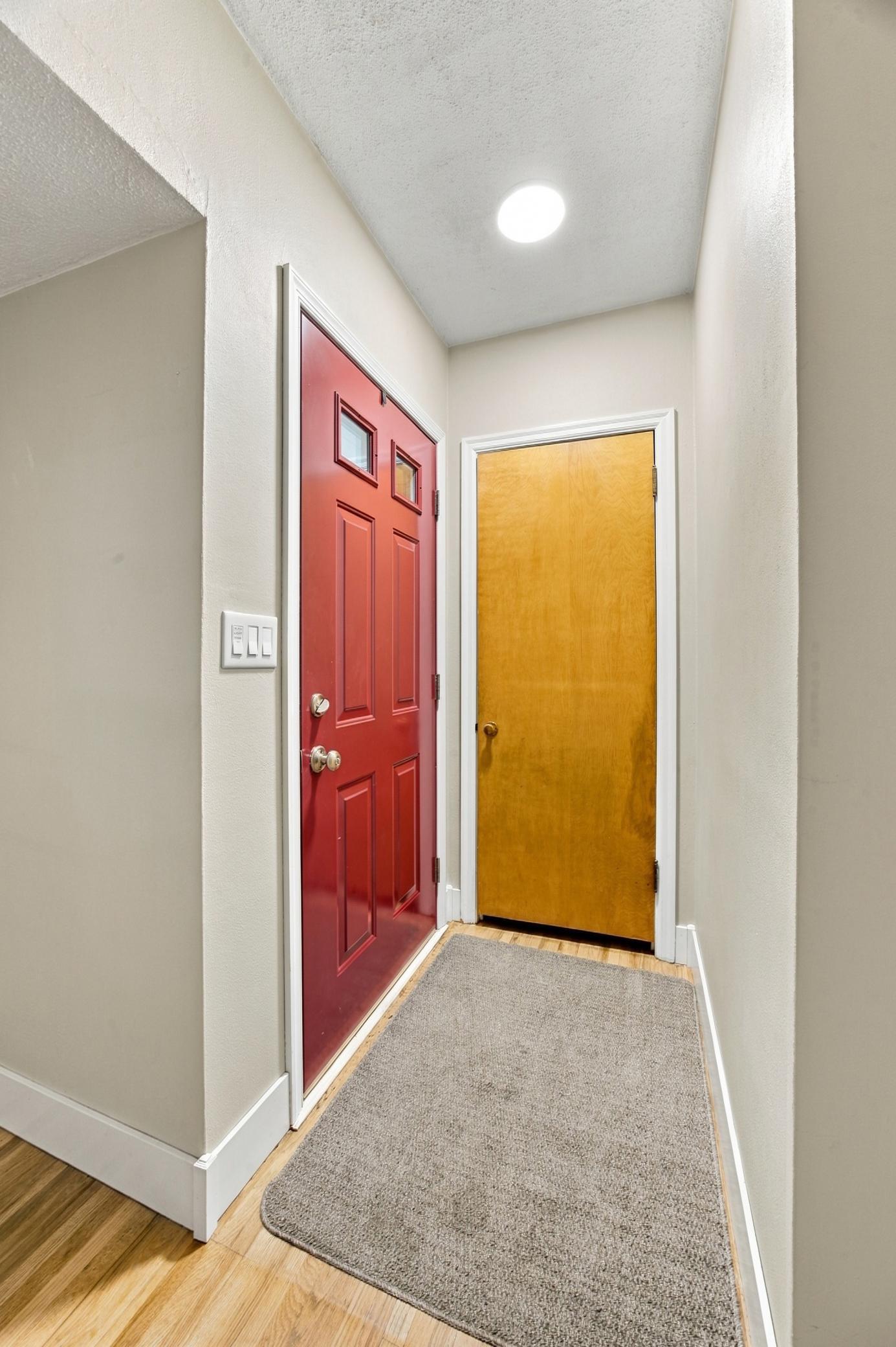 1951 single family home for sale at 502 21st Avenue N in Fargo, ND — 3 bed, 2 bath (photo 4 of 31)