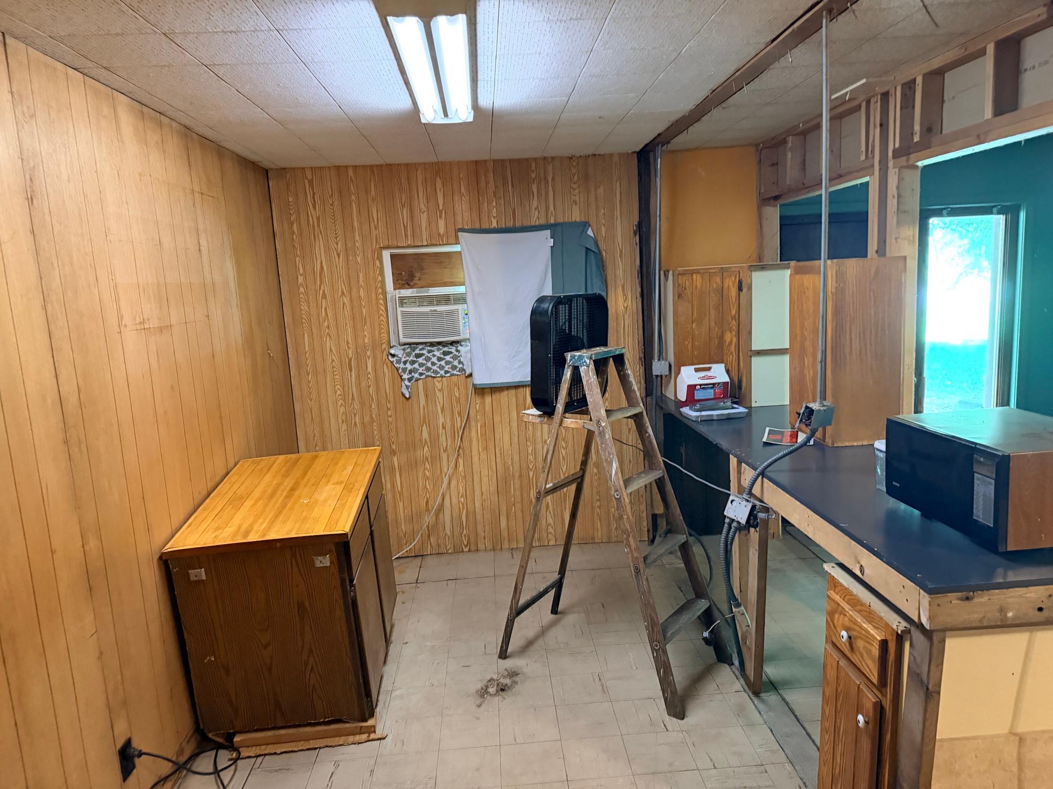 1977 single family home for sale at 110 28th Street E in Brainerd, MN — 3 bed, 2 bath (photo 10 of 16)