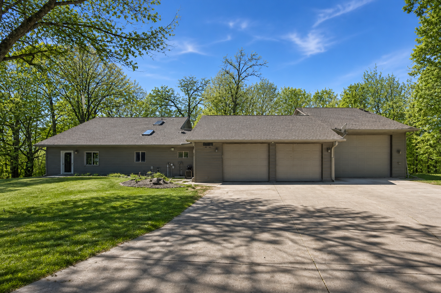 2000 single family home for sale at 17135 200th Street in Lake Park, MN — 3 bed, 2 bath (photo 29 of 40)