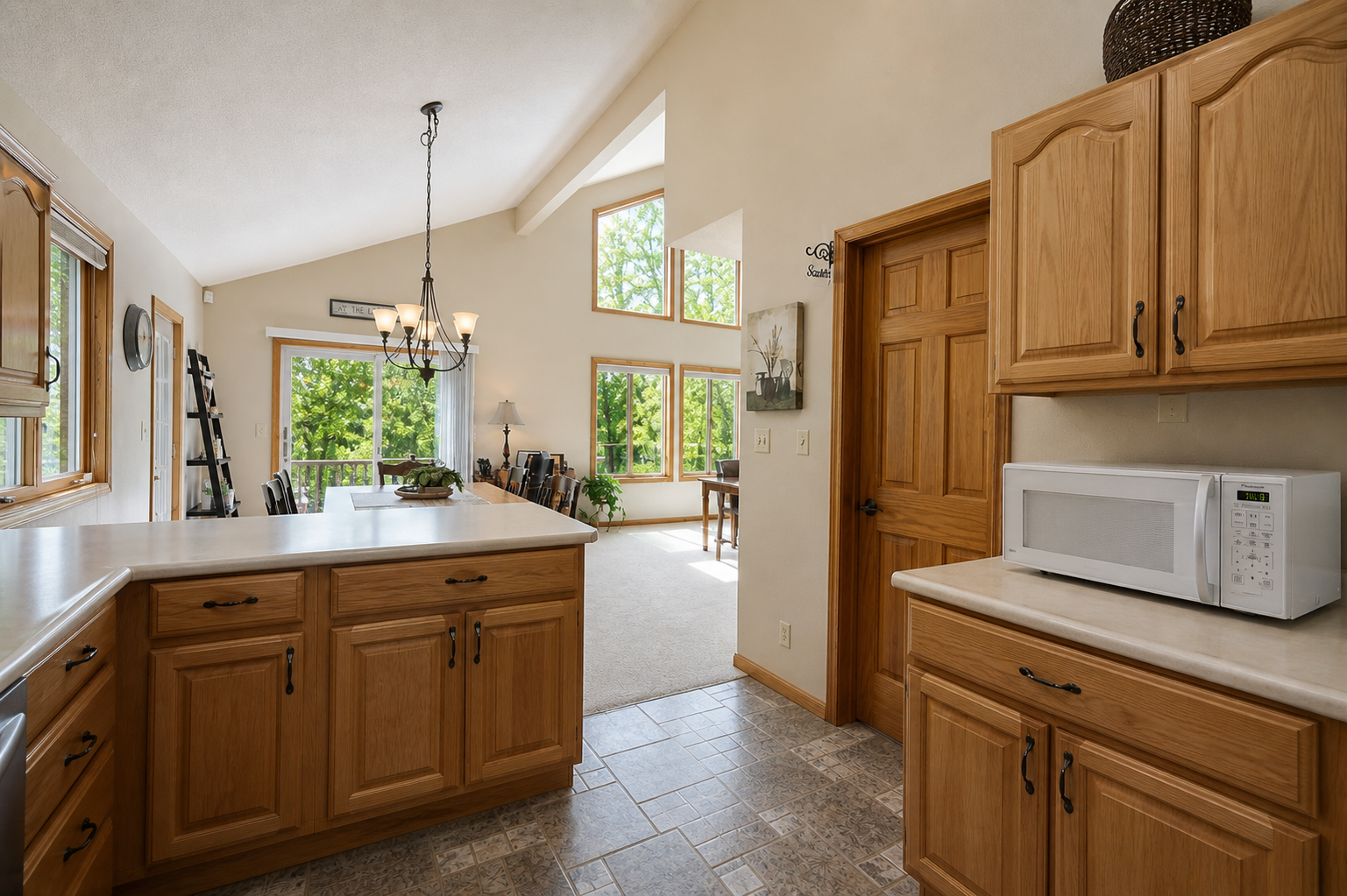 2000 single family home for sale at 17135 200th Street in Lake Park, MN — 3 bed, 2 bath (photo 6 of 40)