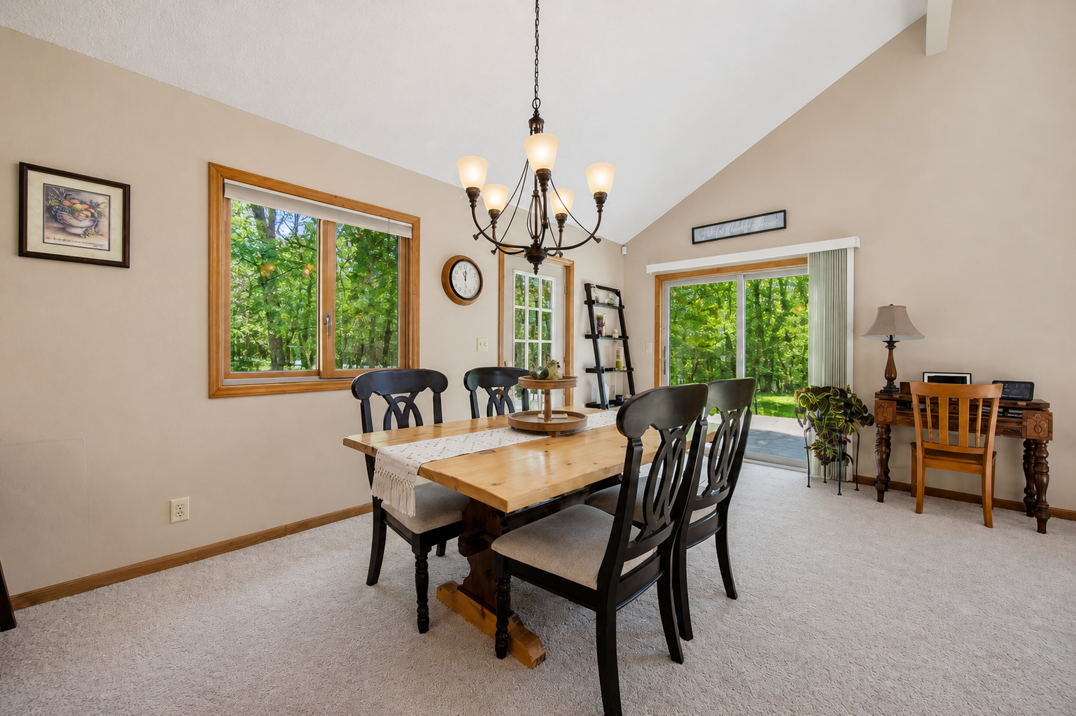 2000 single family home for sale at 17135 200th Street in Lake Park, MN — 3 bed, 2 bath (photo 9 of 40)