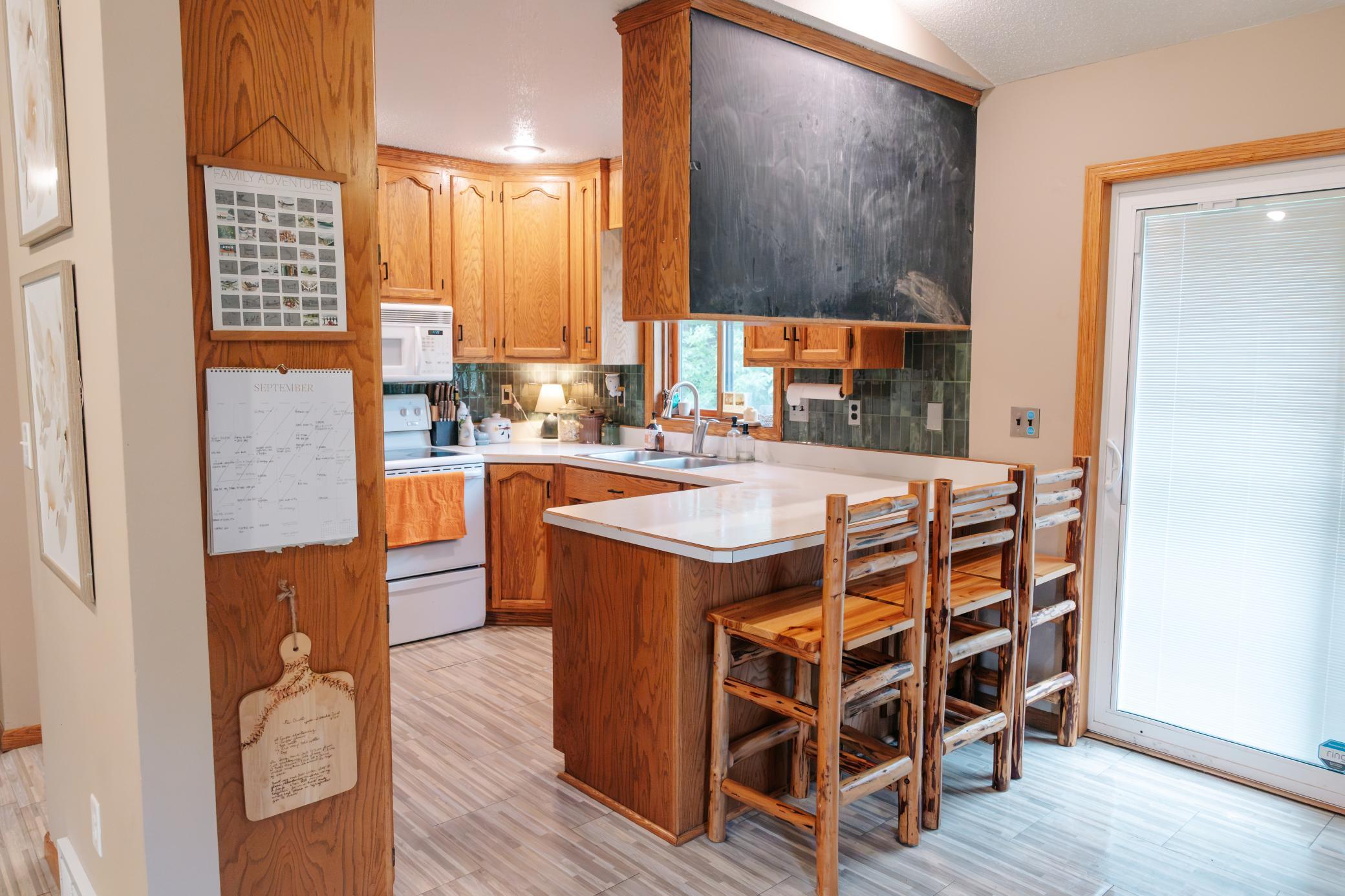1988 single family home for sale at 3503 13th Street S in Moorhead, MN — 4 bed, 2 bath (photo 15 of 56)