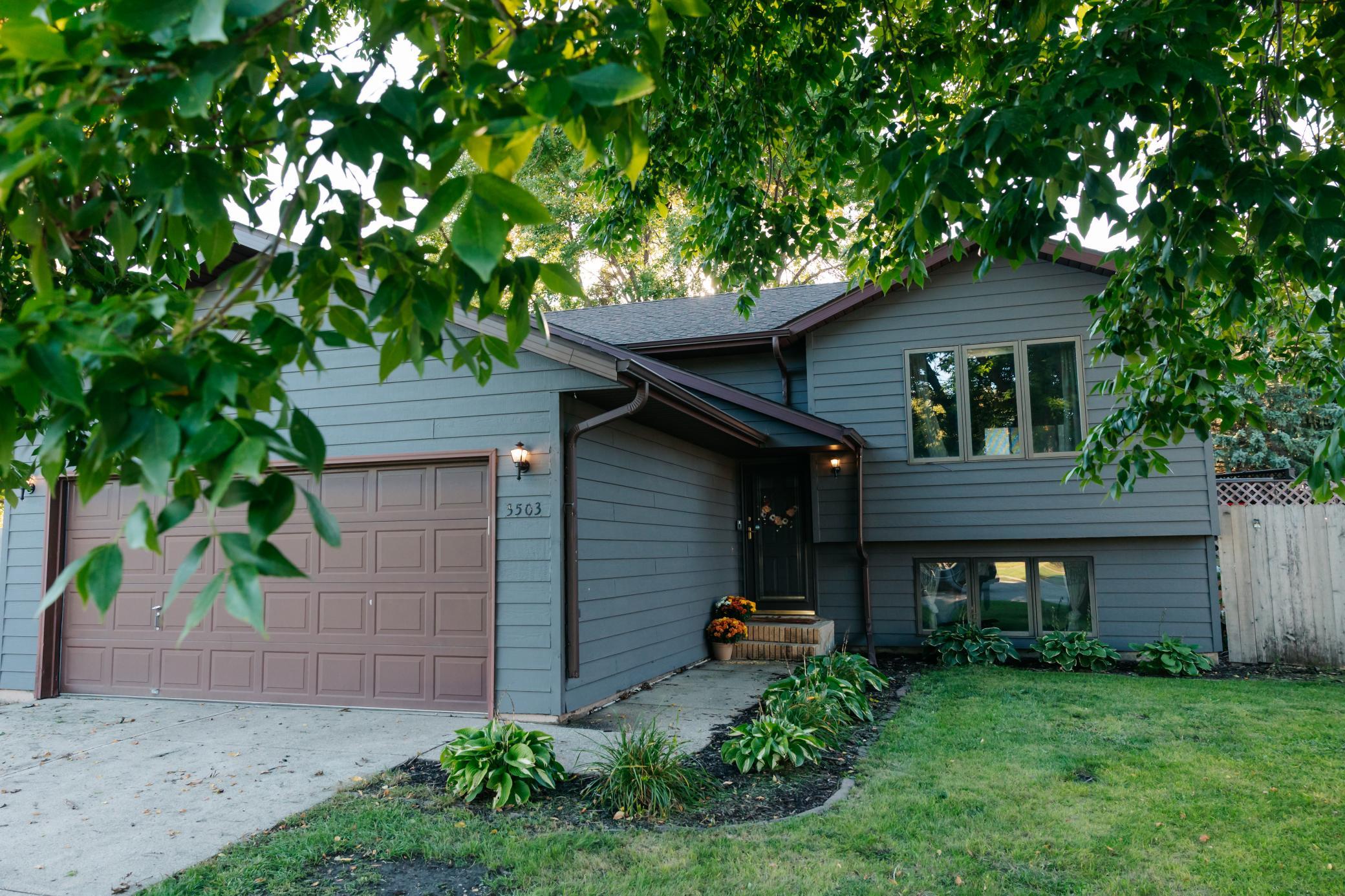 1988 single family home for sale at 3503 13th Street S in Moorhead, MN — 4 bed, 2 bath (photo 3 of 56)