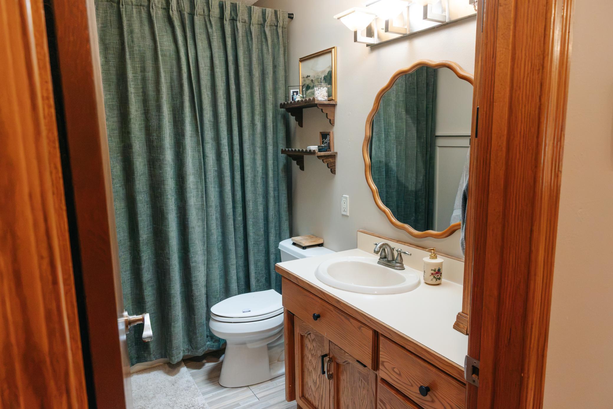 1988 single family home for sale at 3503 13th Street S in Moorhead, MN — 4 bed, 2 bath (photo 22 of 56)