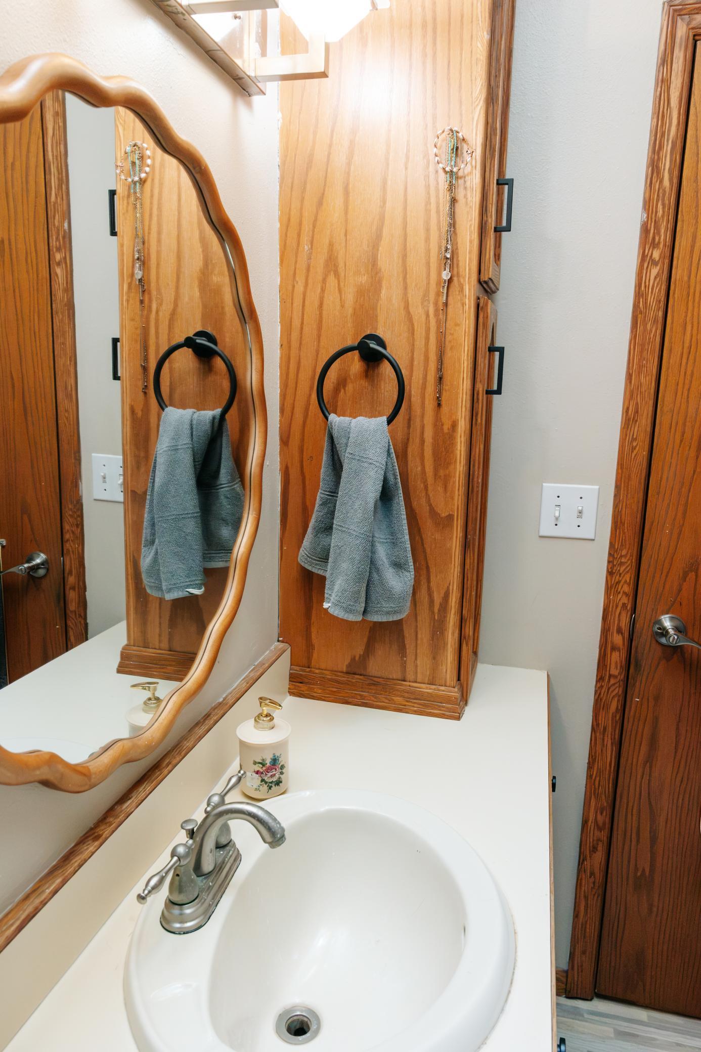 1988 single family home for sale at 3503 13th Street S in Moorhead, MN — 4 bed, 2 bath (photo 24 of 56)