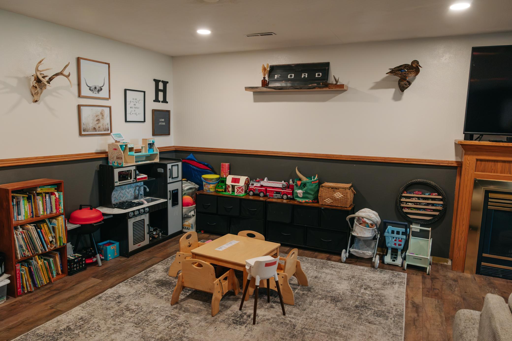 1988 single family home for sale at 3503 13th Street S in Moorhead, MN — 4 bed, 2 bath (photo 35 of 56)