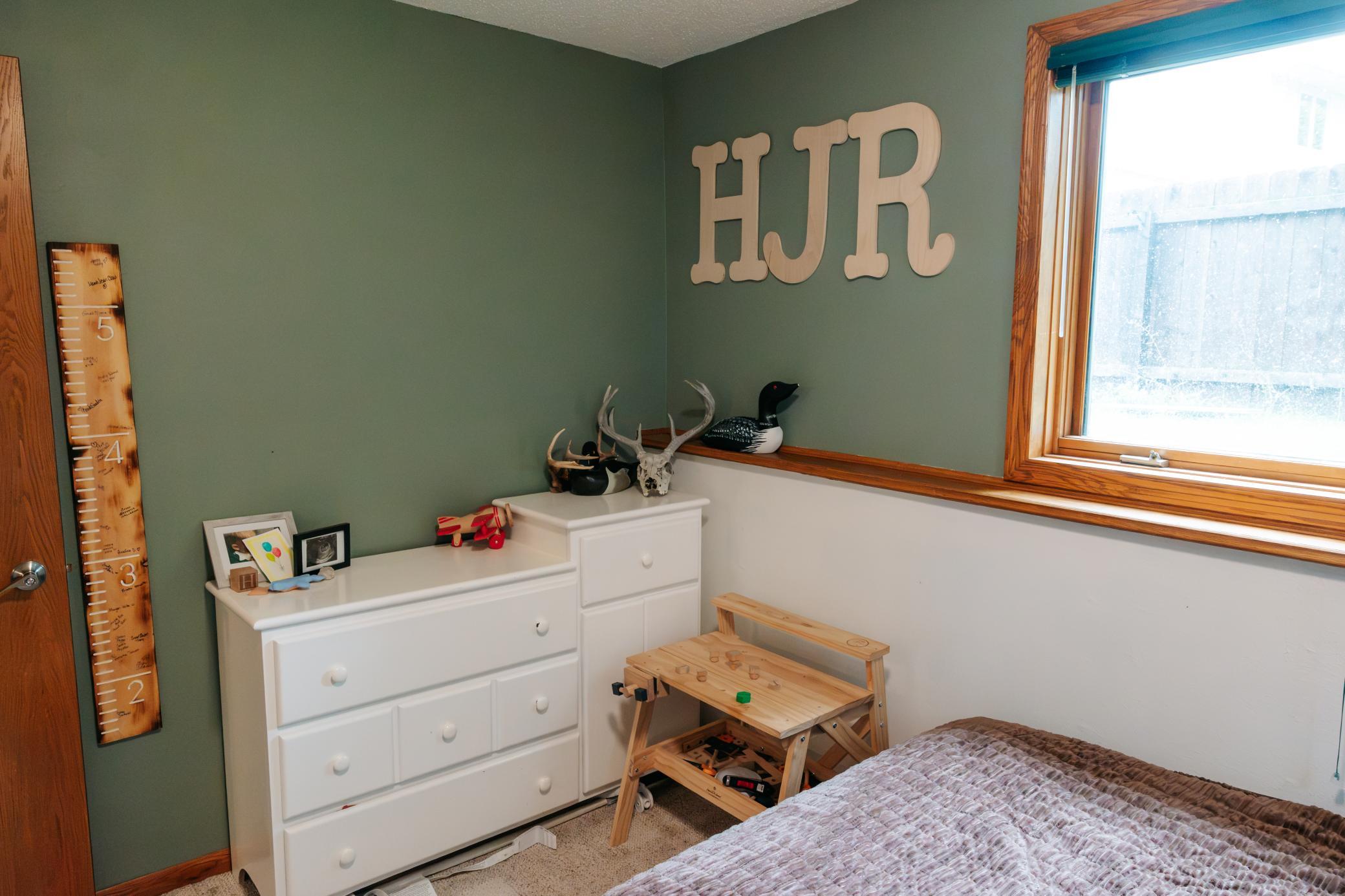 1988 single family home for sale at 3503 13th Street S in Moorhead, MN — 4 bed, 2 bath (photo 41 of 56)