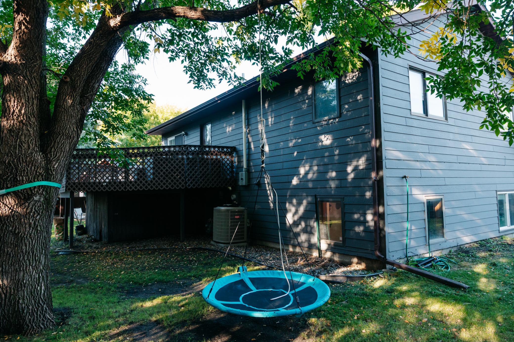 1988 single family home for sale at 3503 13th Street S in Moorhead, MN — 4 bed, 2 bath (photo 50 of 56)