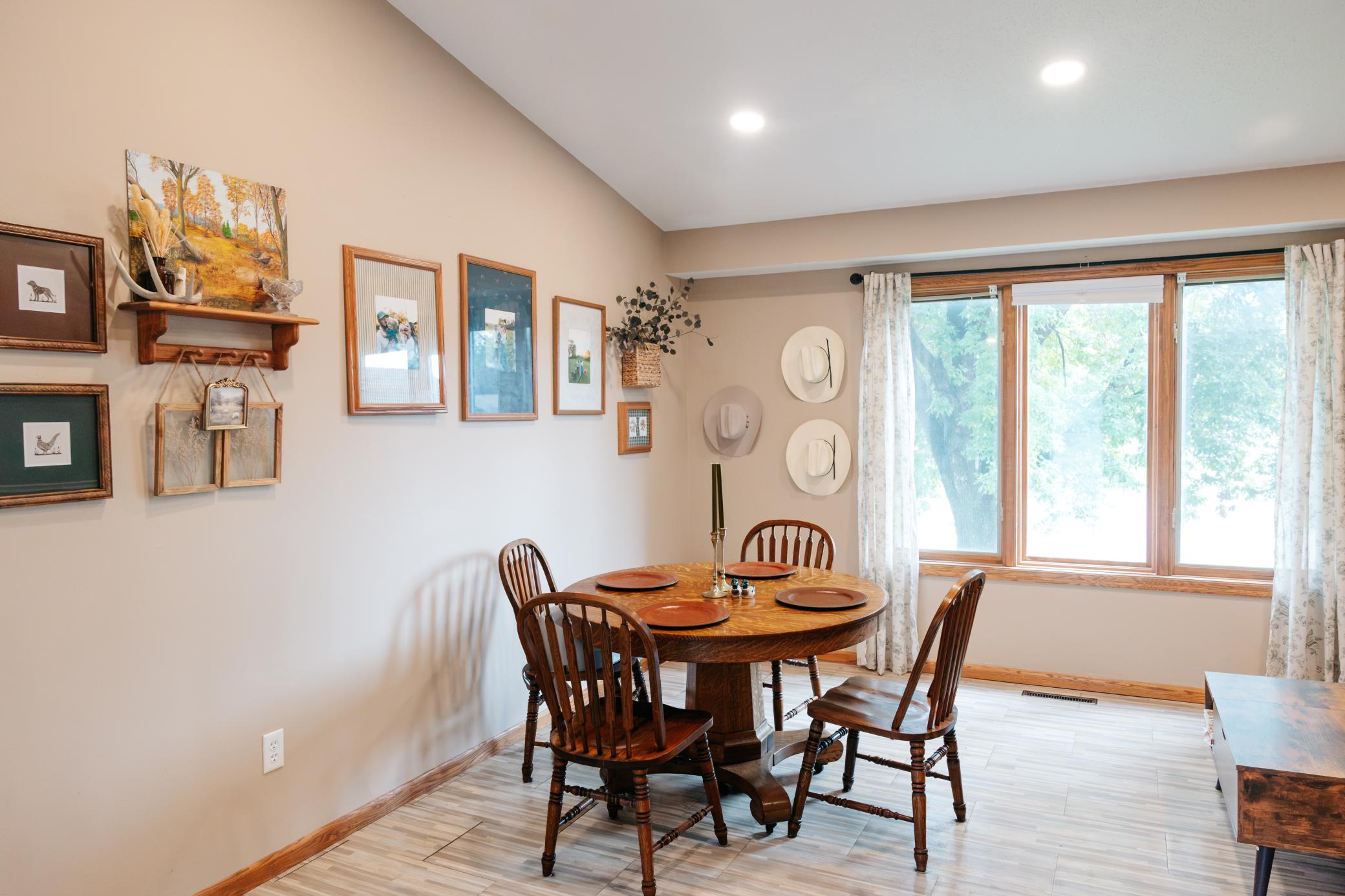1988 single family home for sale at 3503 13th Street S in Moorhead, MN — 4 bed, 2 bath (photo 9 of 56)