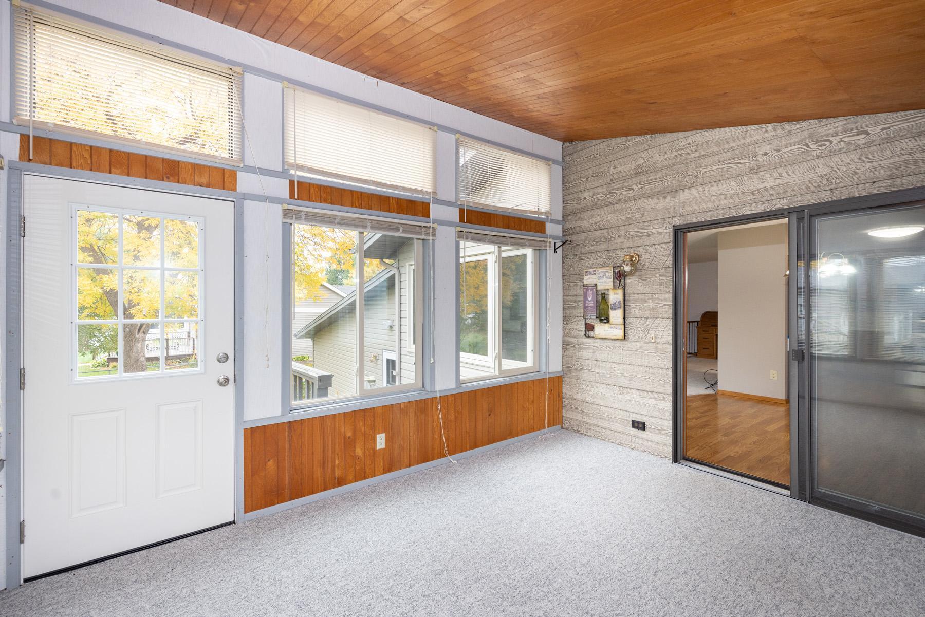 1984 single family home for sale at 1913 26 1/2 Avenue S in Fargo, ND — 4 bed, 2 bath (photo 20 of 47)