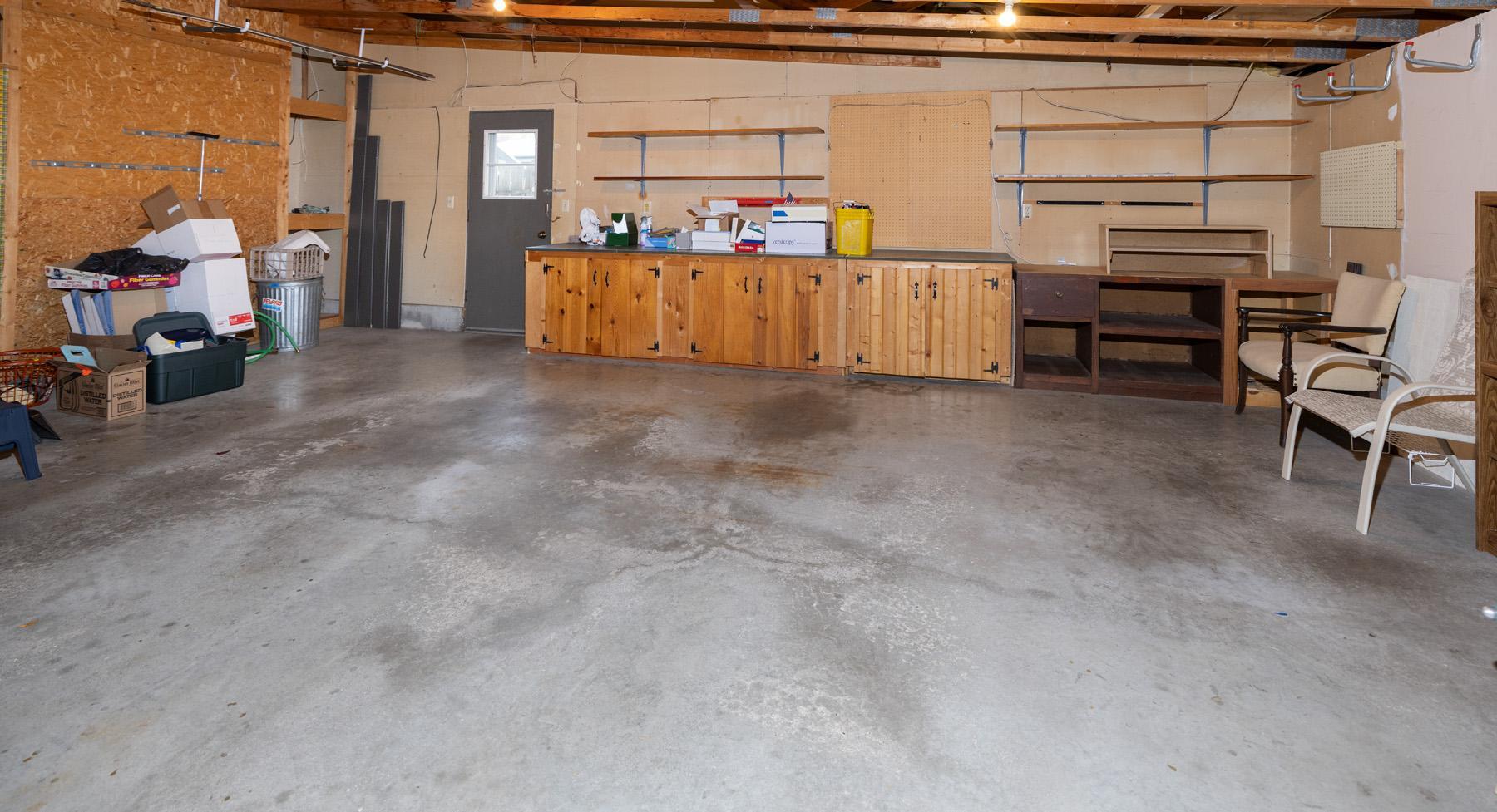 1984 single family home for sale at 1913 26 1/2 Avenue S in Fargo, ND — 4 bed, 2 bath (photo 42 of 47)