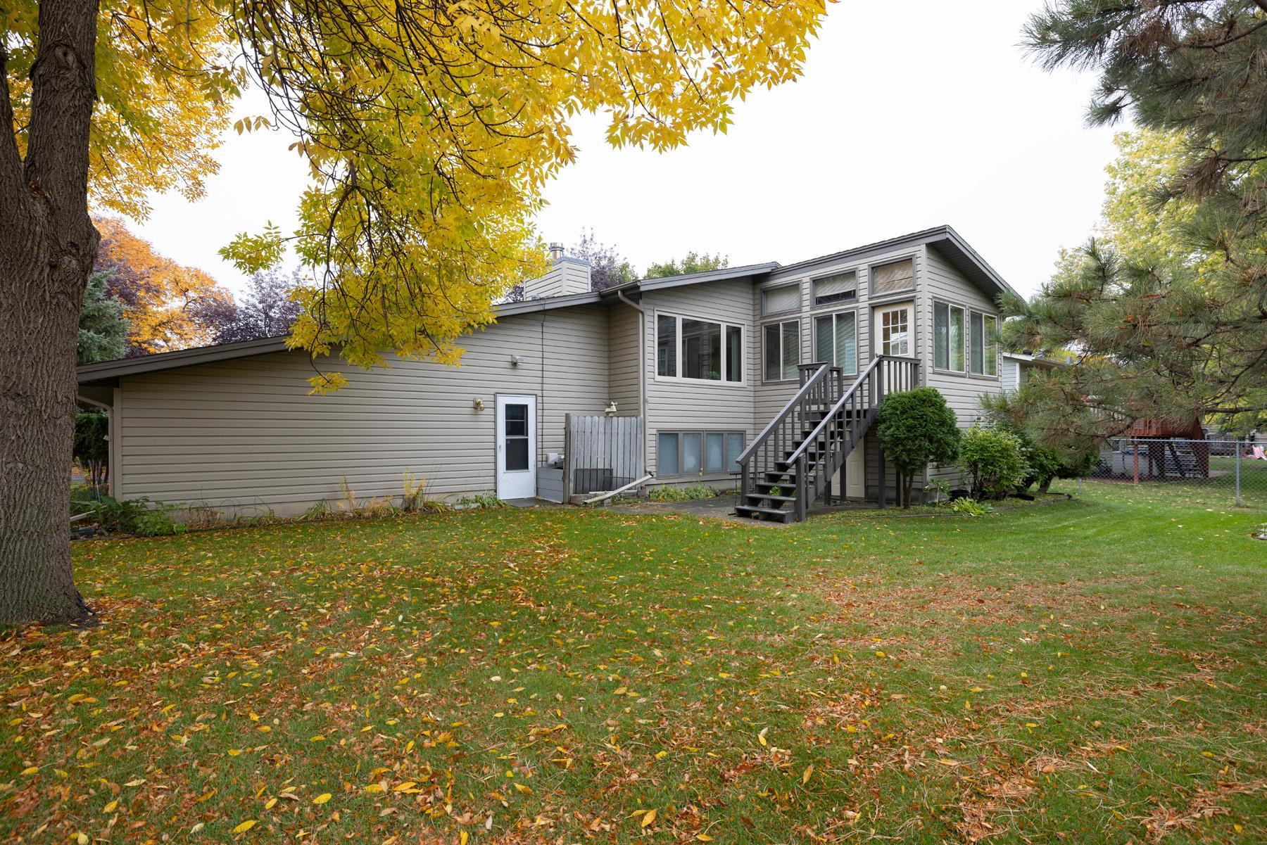 1984 single family home for sale at 1913 26 1/2 Avenue S in Fargo, ND — 4 bed, 2 bath (photo 44 of 47)