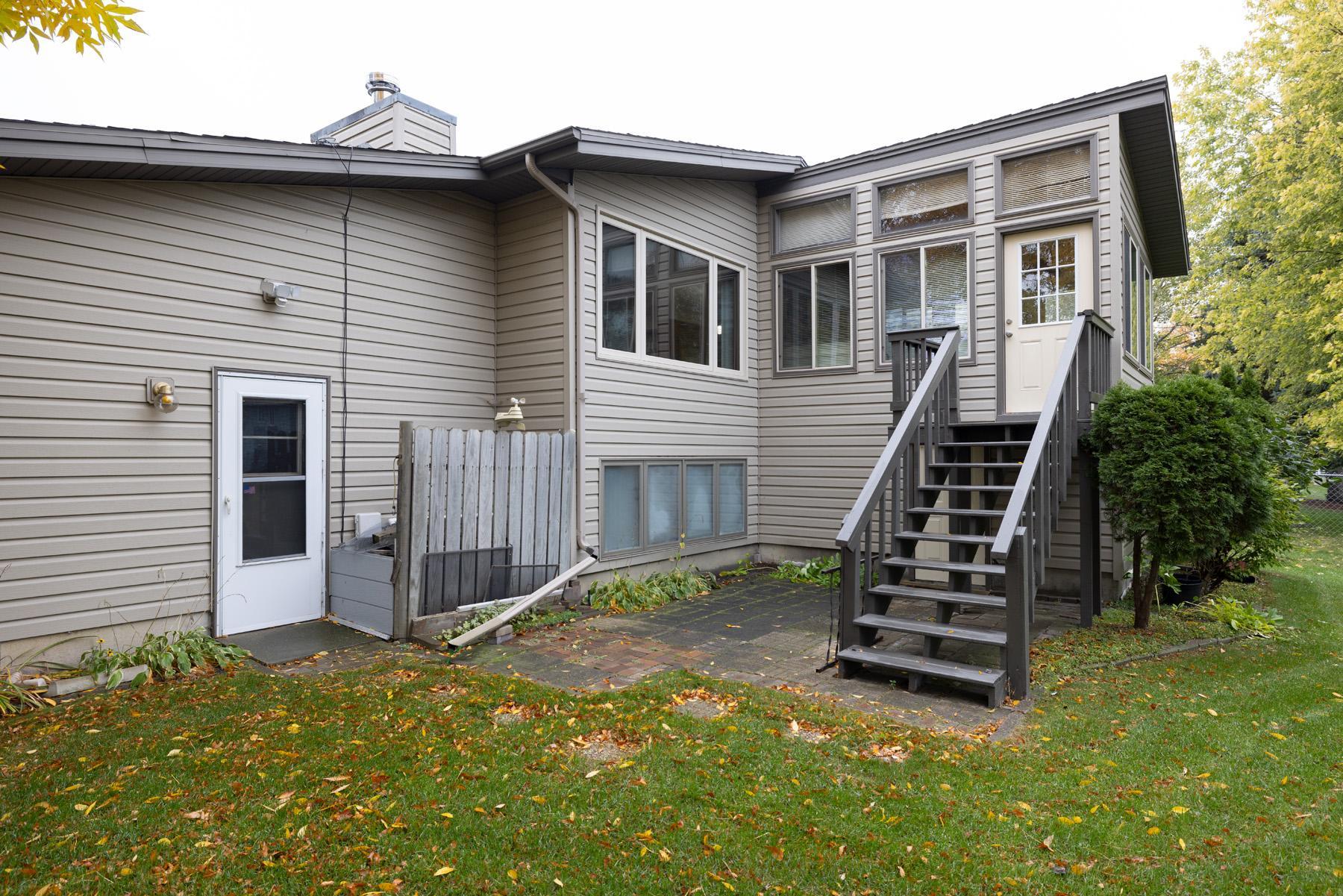 1984 single family home for sale at 1913 26 1/2 Avenue S in Fargo, ND — 4 bed, 2 bath (photo 45 of 47)