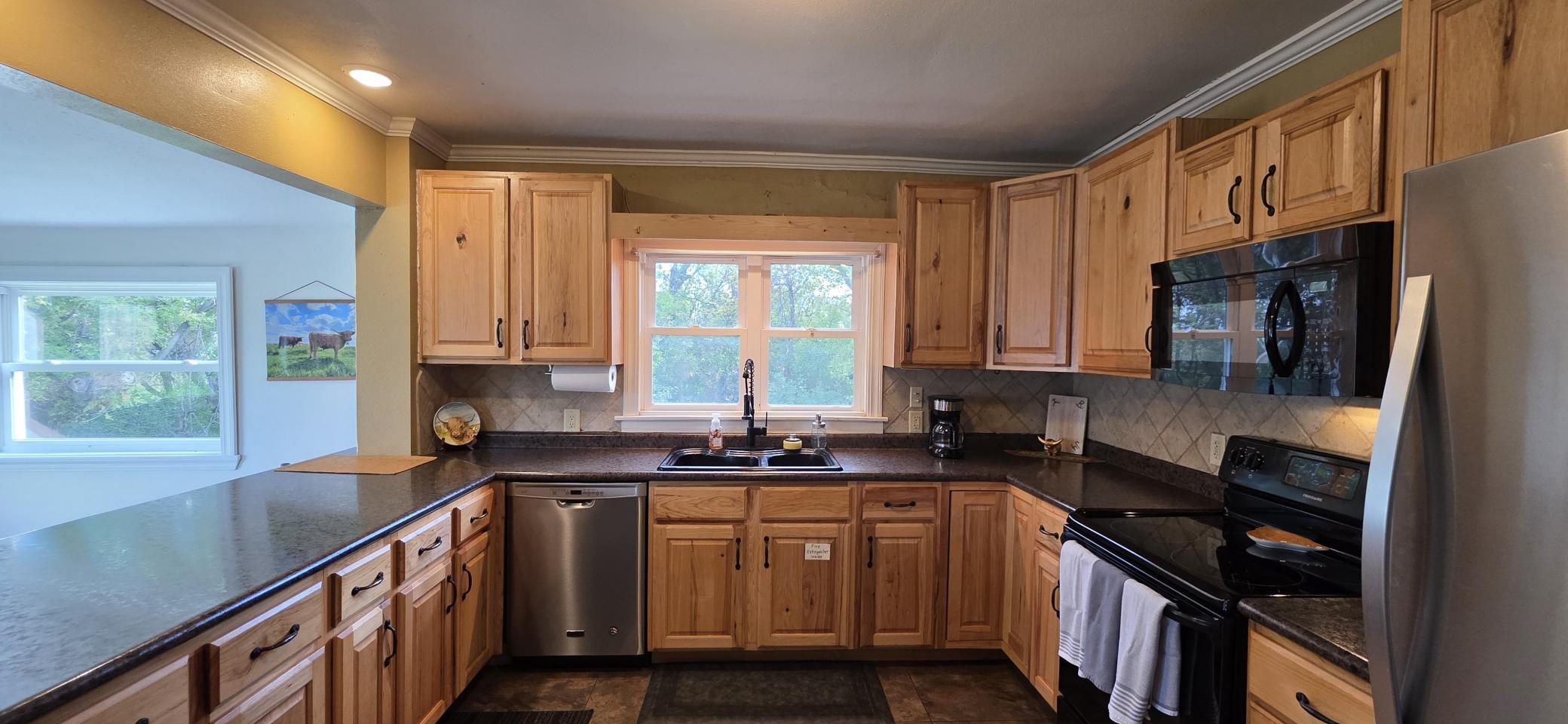 1920 single family home for sale at 6192 127th Avenue SE in Lisbon, ND — 4 bed, 1 bath (photo 3 of 32)