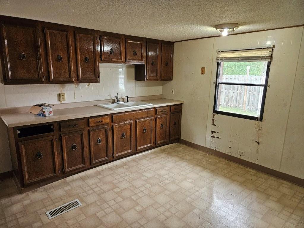 1970 single family home for sale at 37108 Lomond Drive in Bagley, MN — 3 bed, 2 bath (photo 16 of 36)