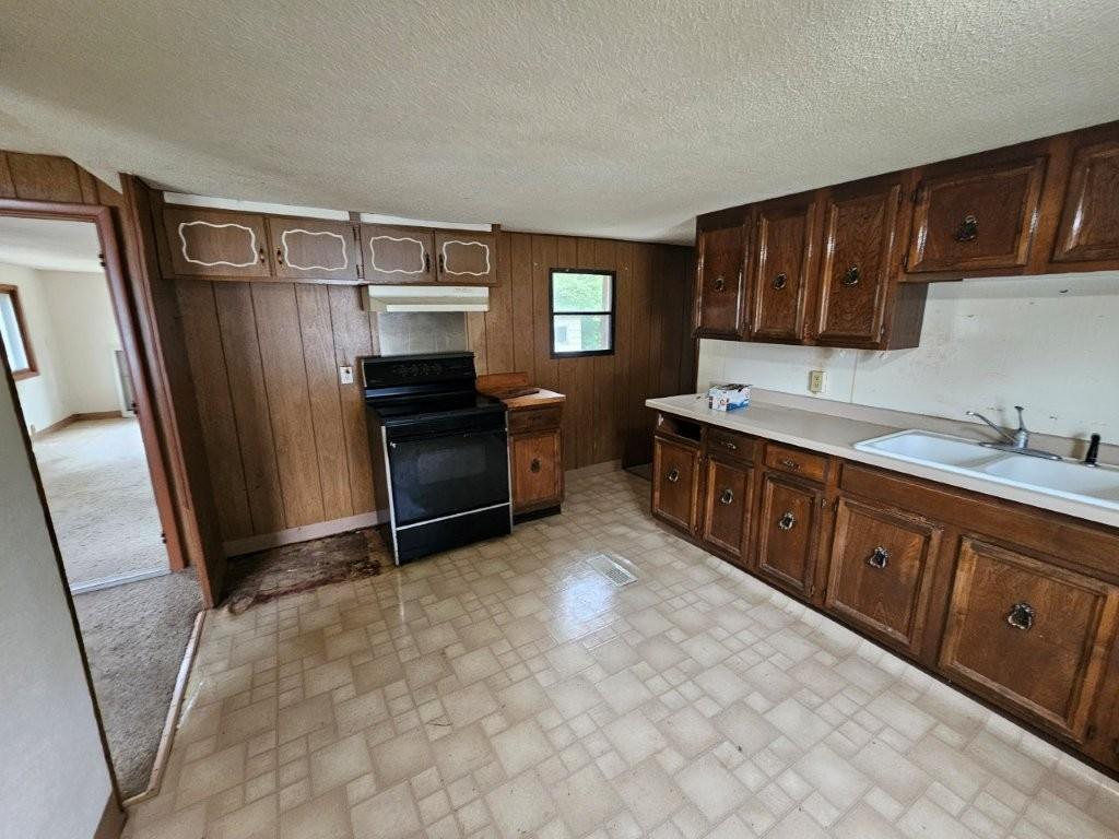 1970 single family home for sale at 37108 Lomond Drive in Bagley, MN — 3 bed, 2 bath (photo 17 of 36)
