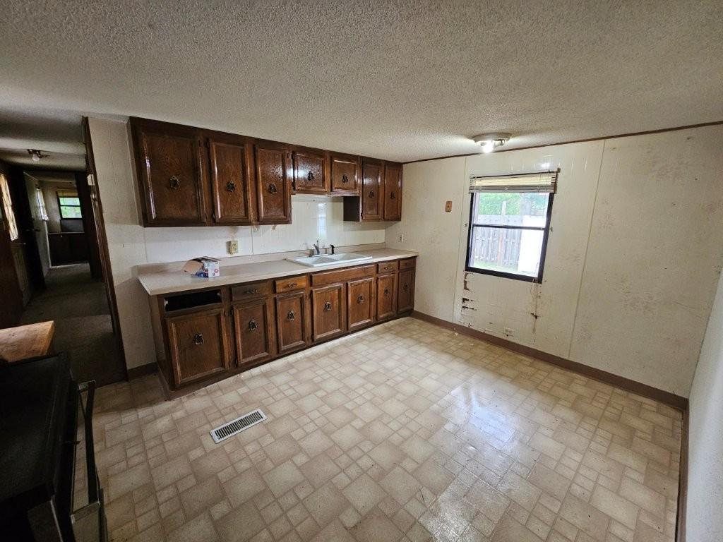 1970 single family home for sale at 37108 Lomond Drive in Bagley, MN — 3 bed, 2 bath (photo 18 of 36)