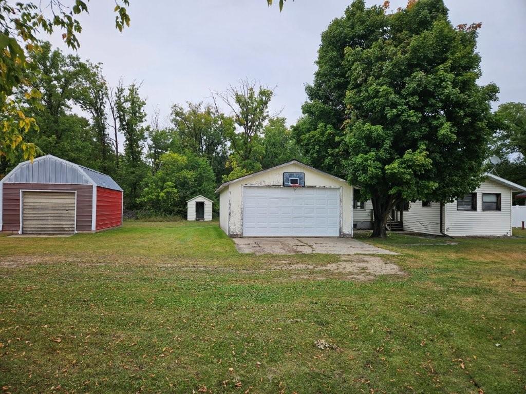 1970 single family home for sale at 37108 Lomond Drive in Bagley, MN — 3 bed, 2 bath (photo 5 of 36)