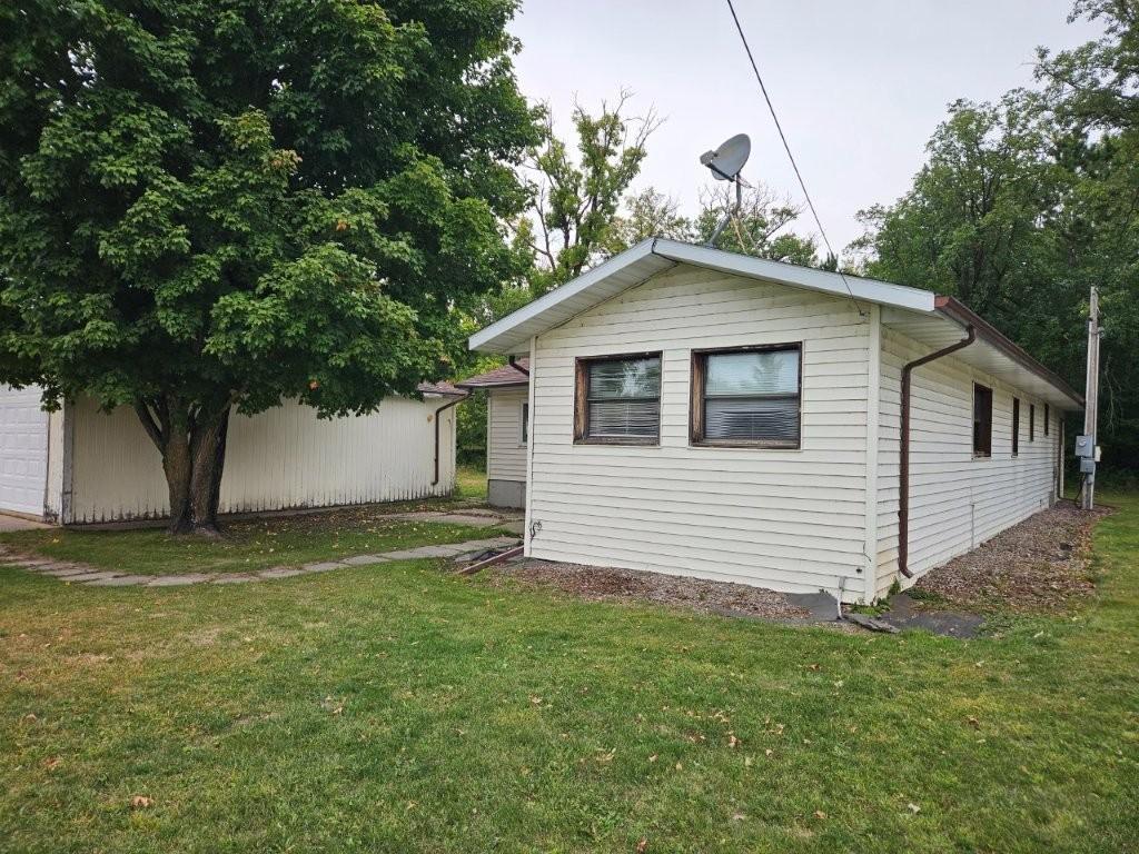 1970 single family home for sale at 37108 Lomond Drive in Bagley, MN — 3 bed, 2 bath (photo 6 of 36)