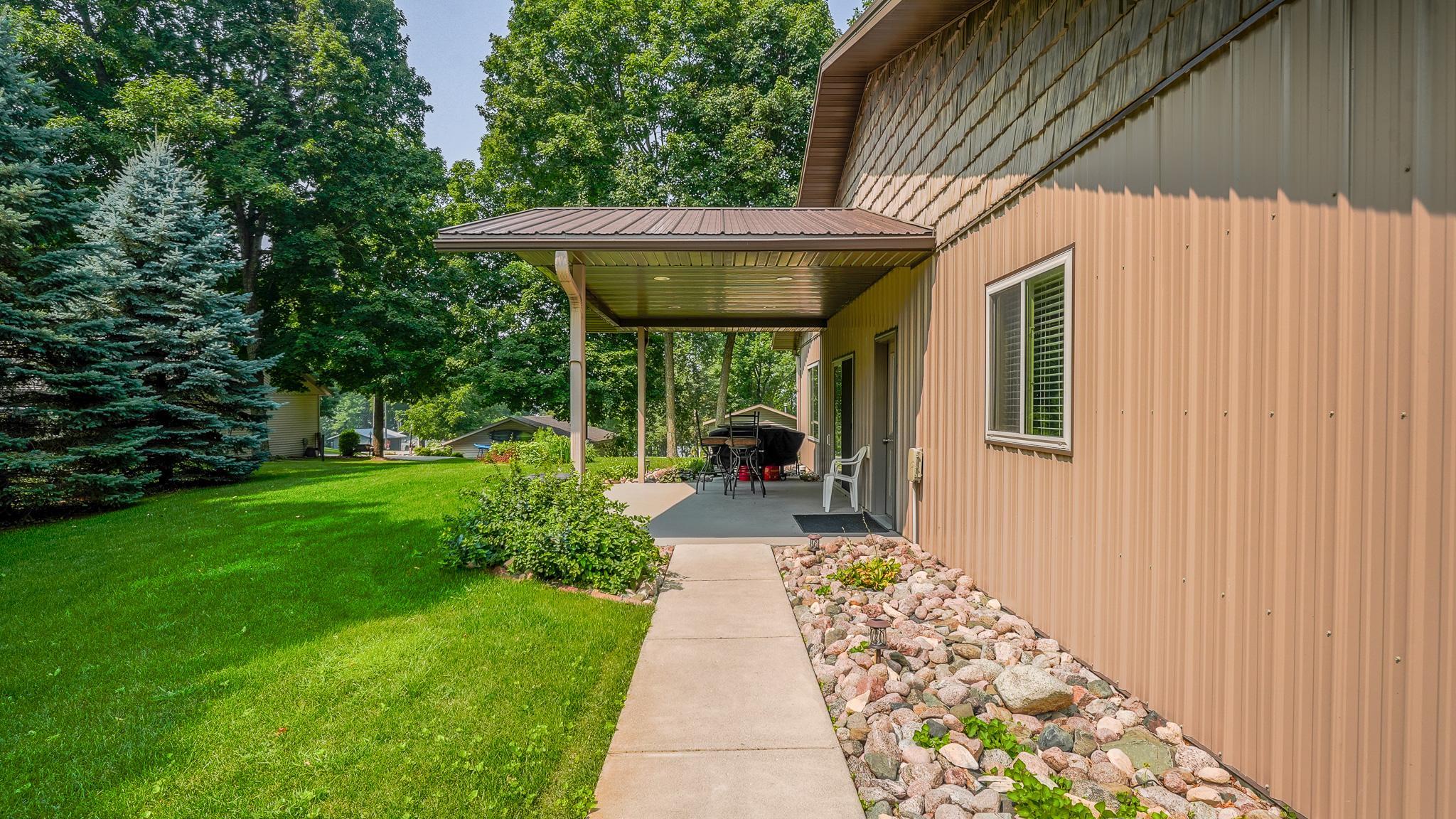 2010 single family home for sale at 44865 267th Avenue in Pelican Rapids, MN — 2 bed, 2 bath (photo 24 of 35)