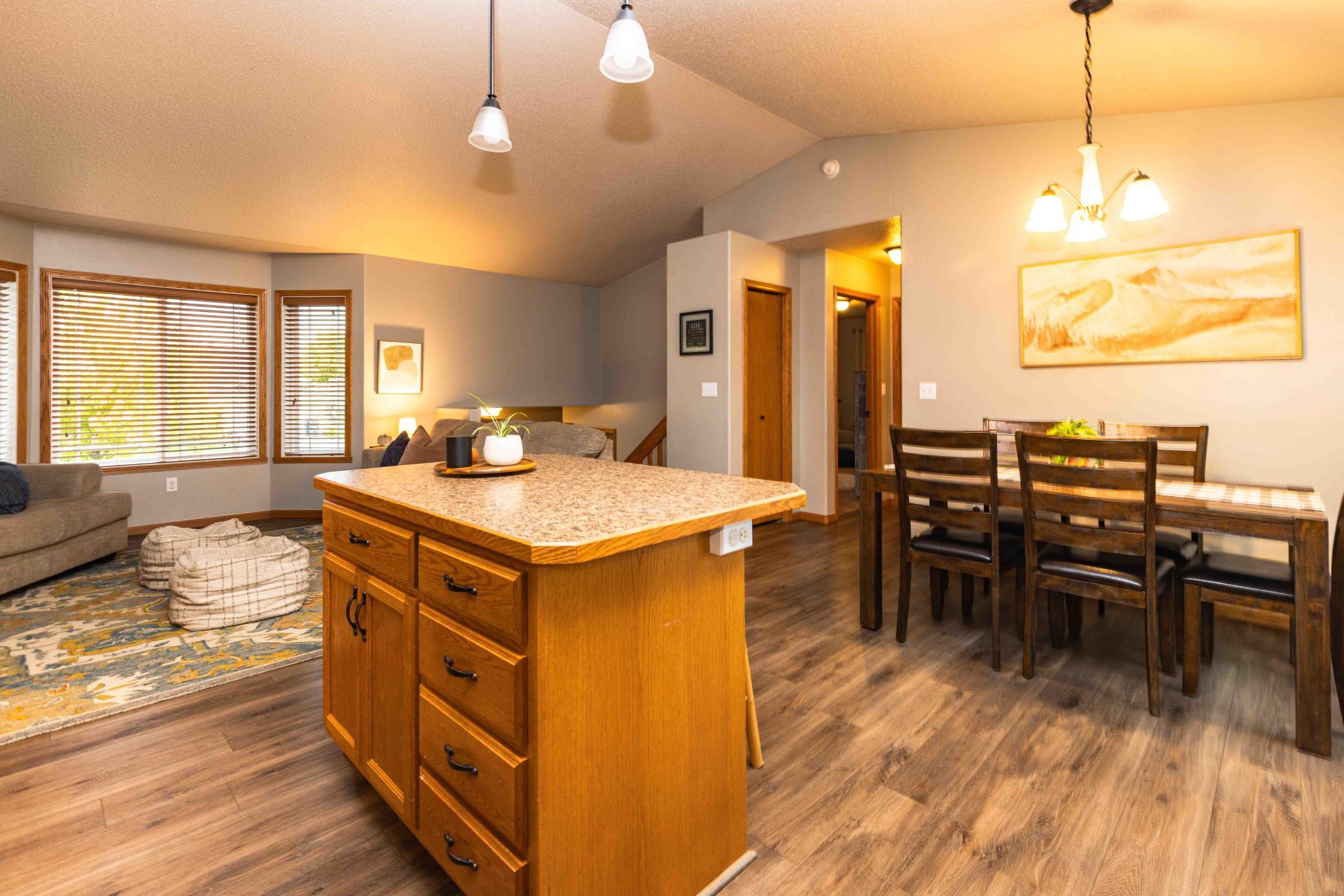 2010 single family home for sale at 4410 16 Street S in Moorhead, MN — 4 bed, 2 bath (photo 11 of 34)