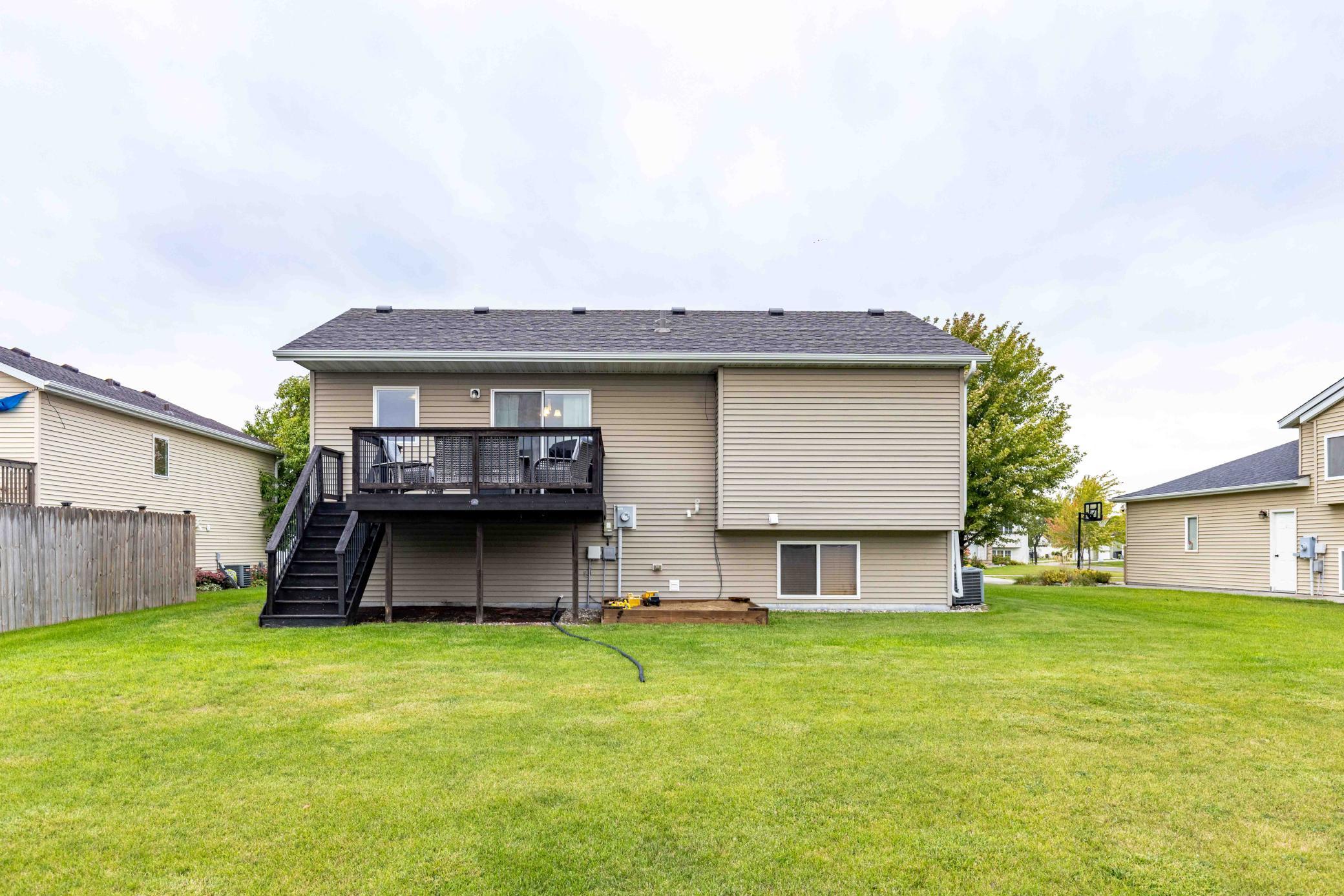 2010 single family home for sale at 4410 16 Street S in Moorhead, MN — 4 bed, 2 bath (photo 4 of 34)