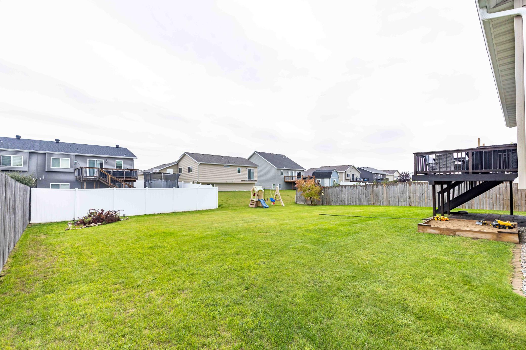 2010 single family home for sale at 4410 16 Street S in Moorhead, MN — 4 bed, 2 bath (photo 6 of 34)