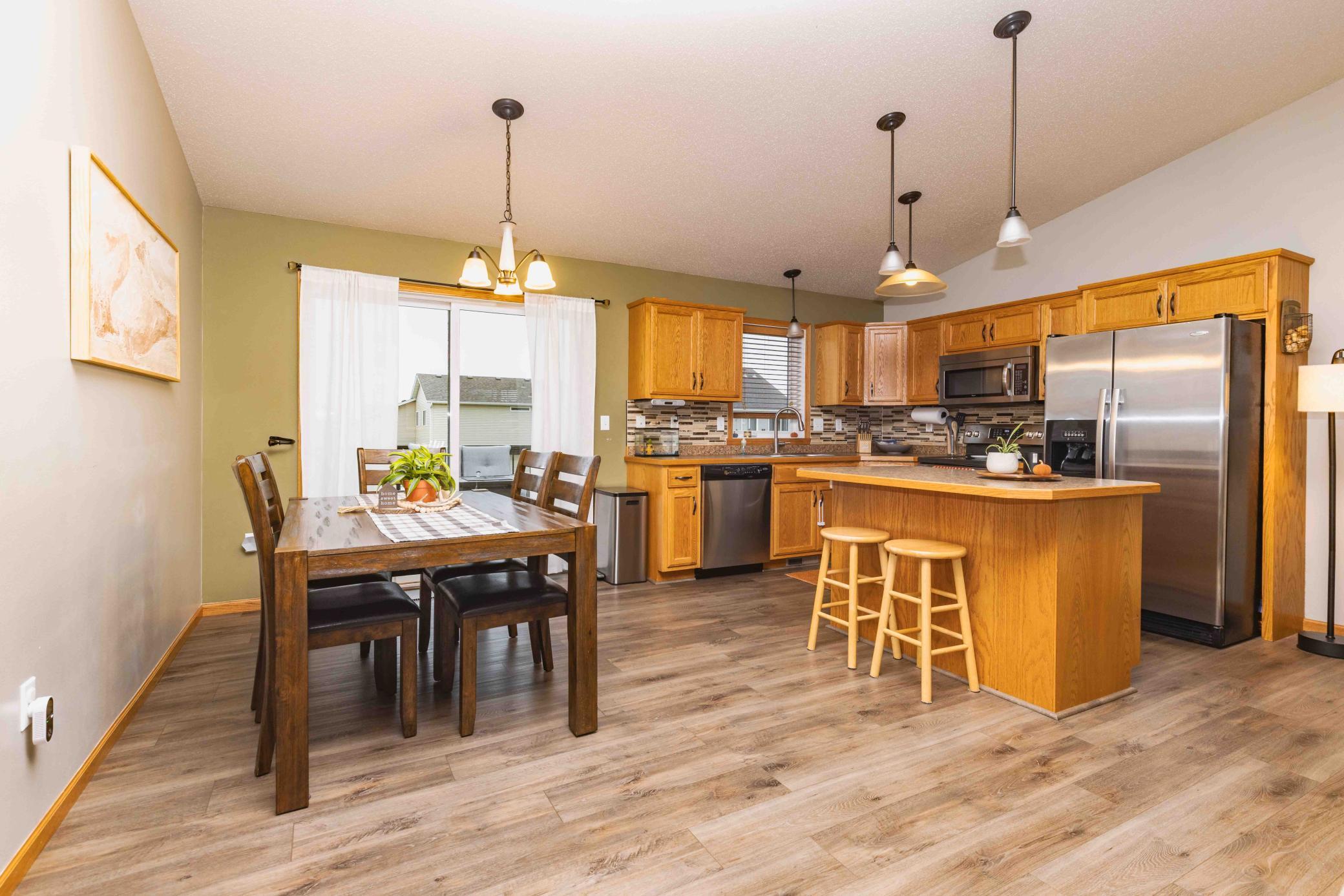 2010 single family home for sale at 4410 16 Street S in Moorhead, MN — 4 bed, 2 bath (photo 9 of 34)