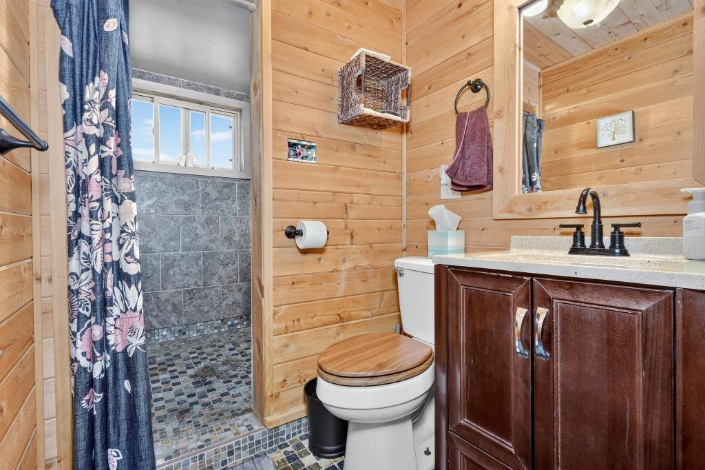 1953 single family home for sale at 455 NW 1st Street in Cohasset, MN — 2 bed, 1 bath (photo 17 of 50)