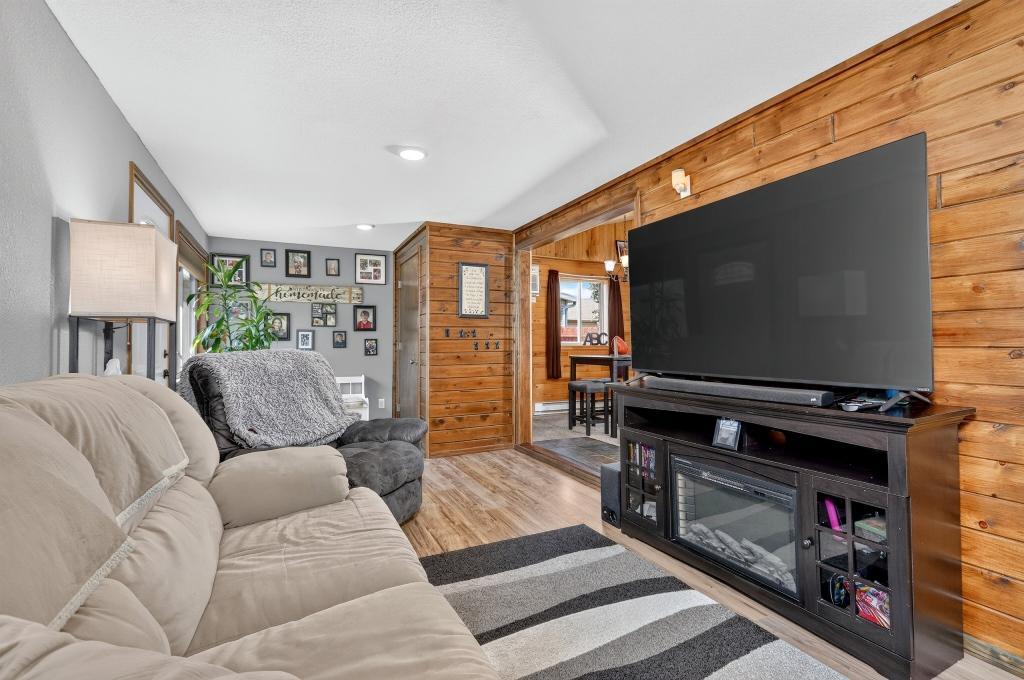 1953 single family home for sale at 455 NW 1st Street in Cohasset, MN — 2 bed, 1 bath (photo 20 of 50)