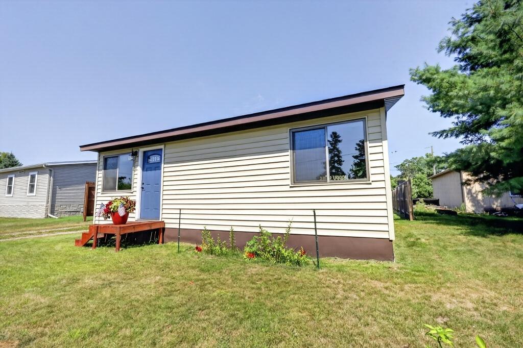 1953 single family home for sale at 455 NW 1st Street in Cohasset, MN — 2 bed, 1 bath (photo 30 of 50)