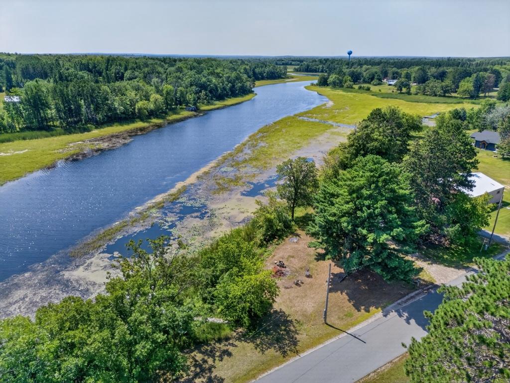 1953 single family home for sale at 455 NW 1st Street in Cohasset, MN — 2 bed, 1 bath (photo 39 of 50)