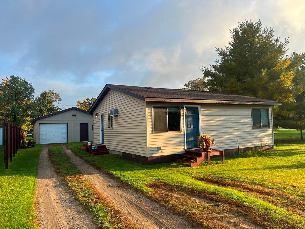 1953 single family home for sale at 455 NW 1st Street in Cohasset, MN — 2 bed, 1 bath (photo 44 of 50)