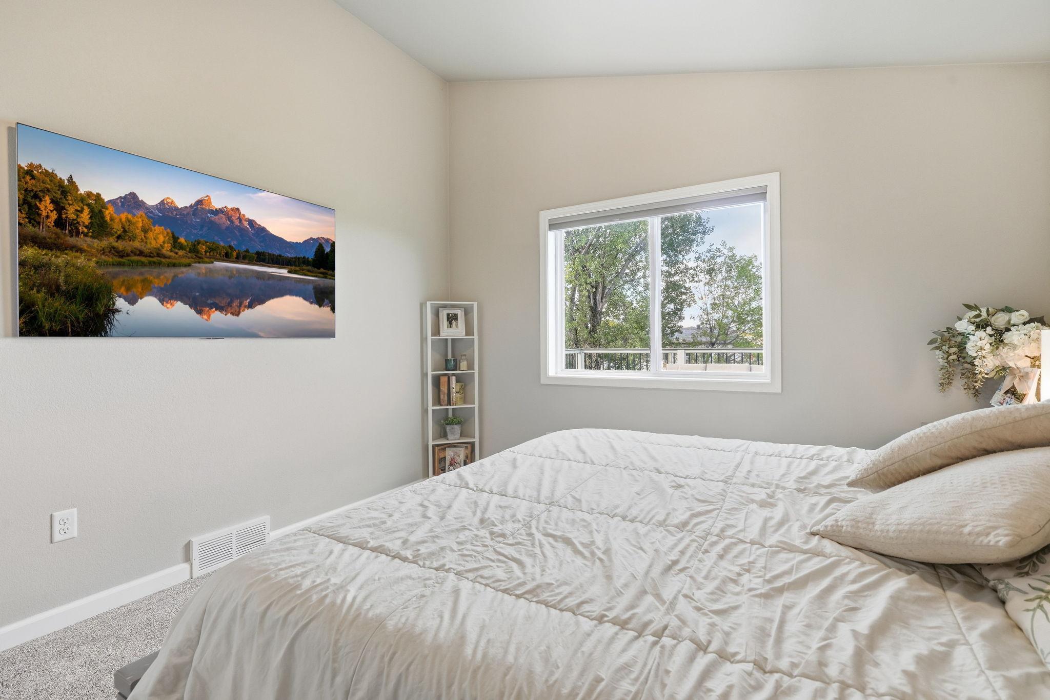 2019 single family home for sale at 101 5th Street E in Horace, ND — 3 bed, 2 bath (photo 16 of 44)