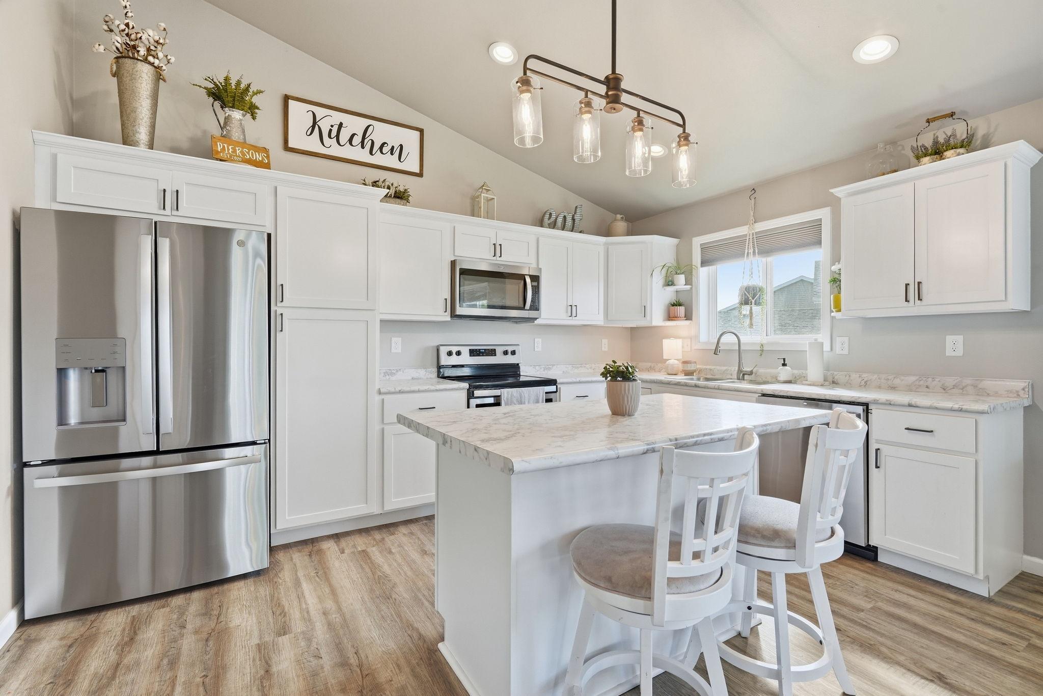 2019 single family home for sale at 101 5th Street E in Horace, ND — 3 bed, 2 bath (photo 5 of 44)