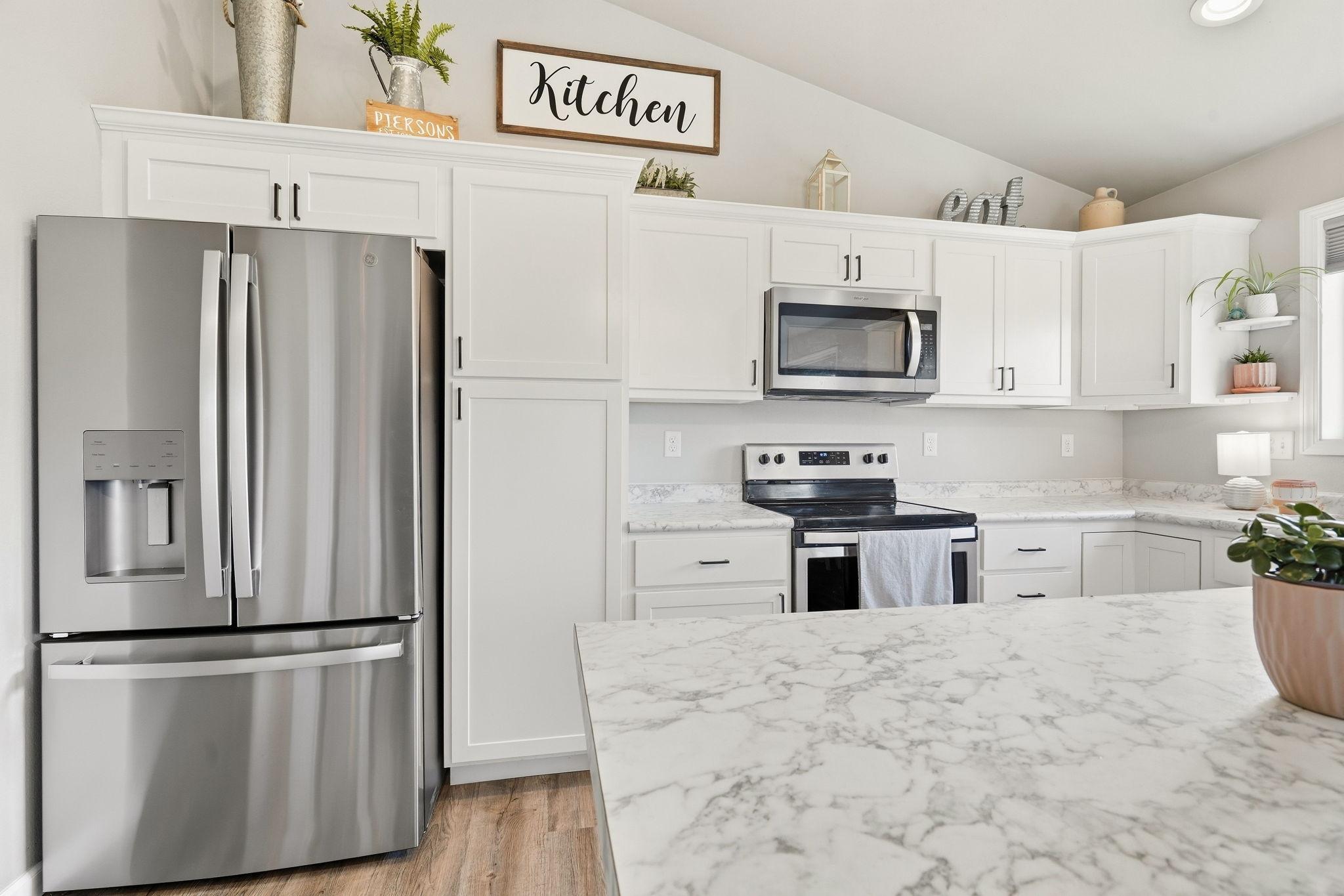 2019 single family home for sale at 101 5th Street E in Horace, ND — 3 bed, 2 bath (photo 6 of 44)