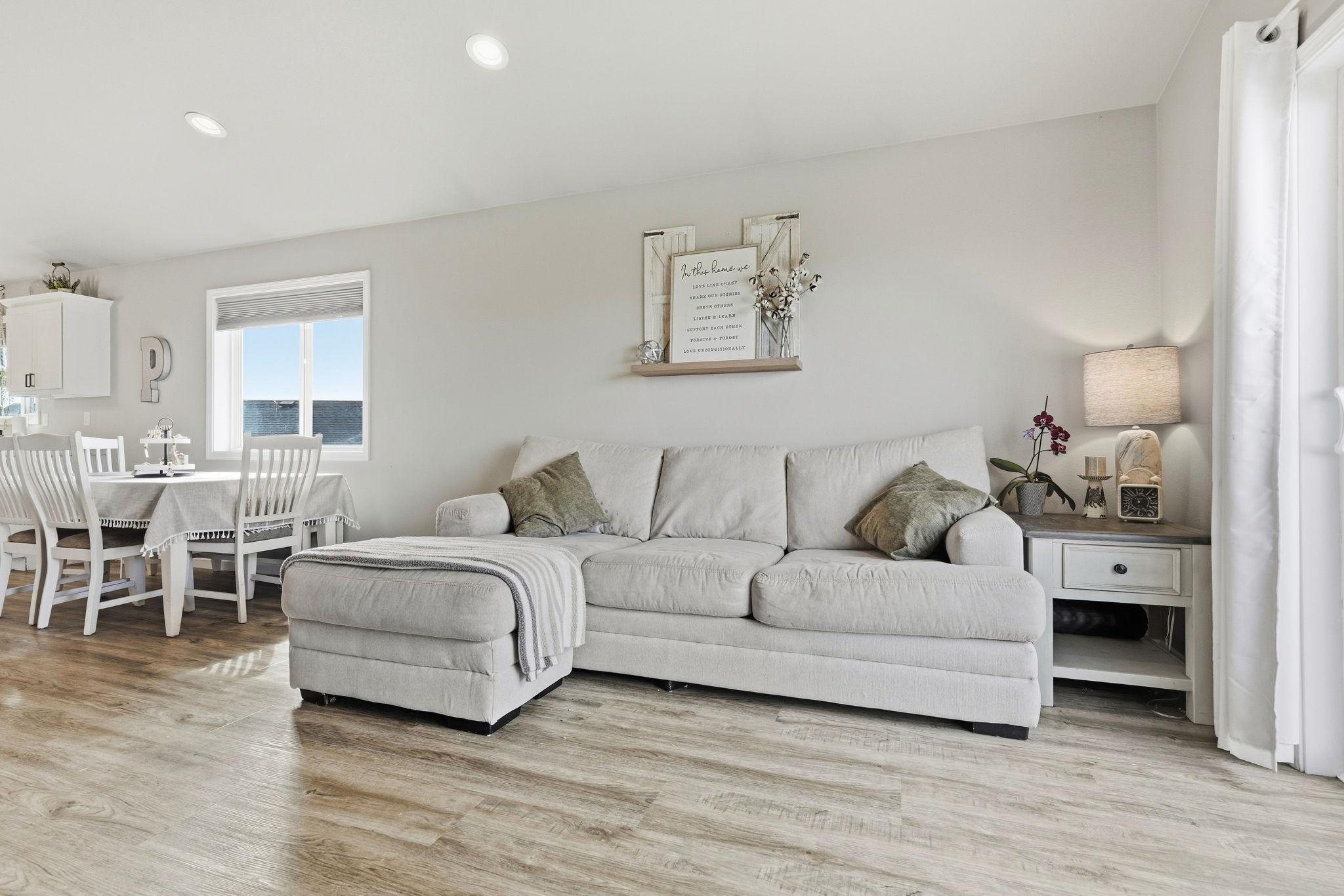 2019 single family home for sale at 101 5th Street E in Horace, ND — 3 bed, 2 bath (photo 10 of 44)