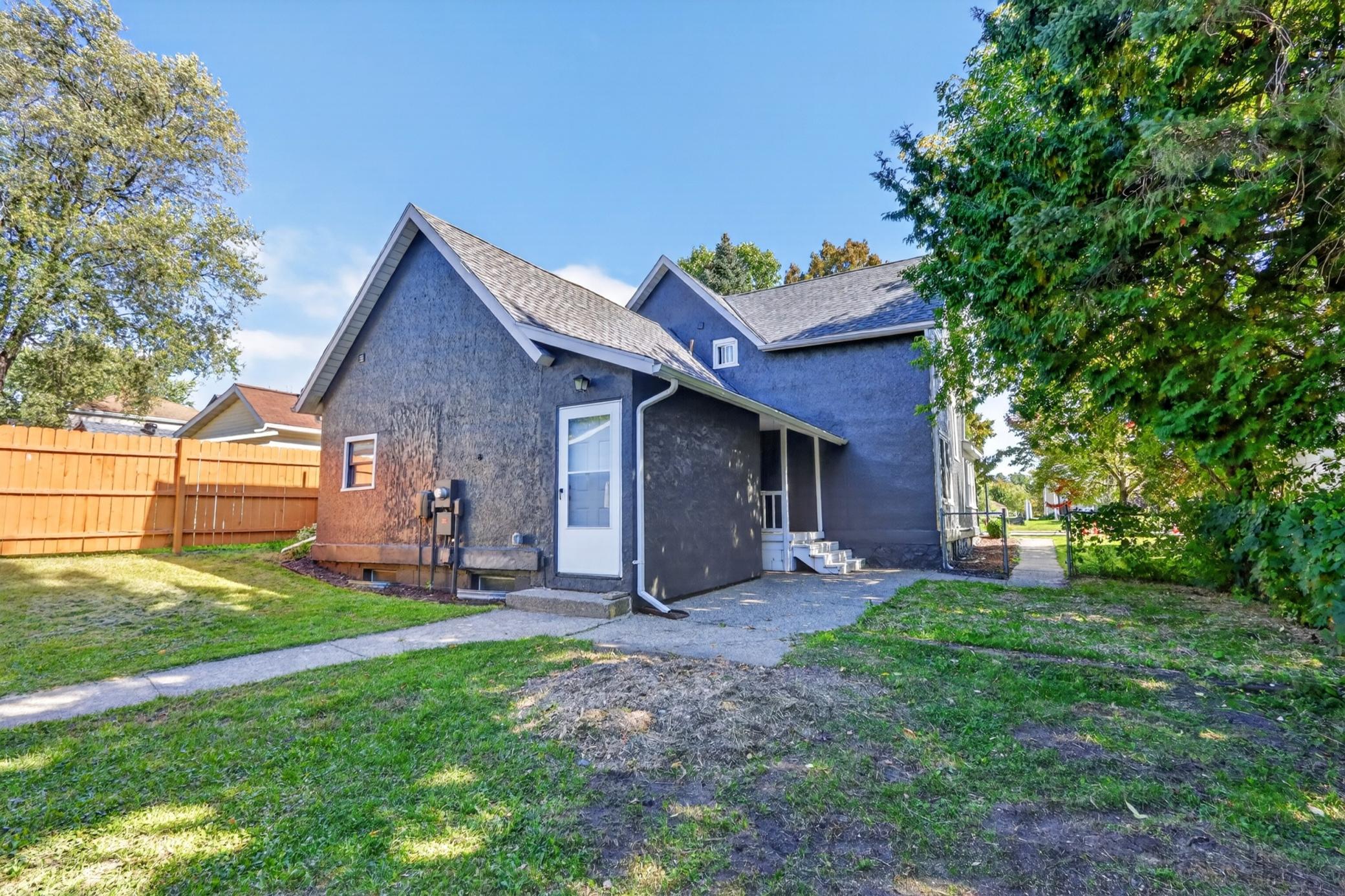 1890 single family home for sale at 811 NW 1st Avenue in Grand Rapids, MN — 4 bed, 2 bath (photo 38 of 62)