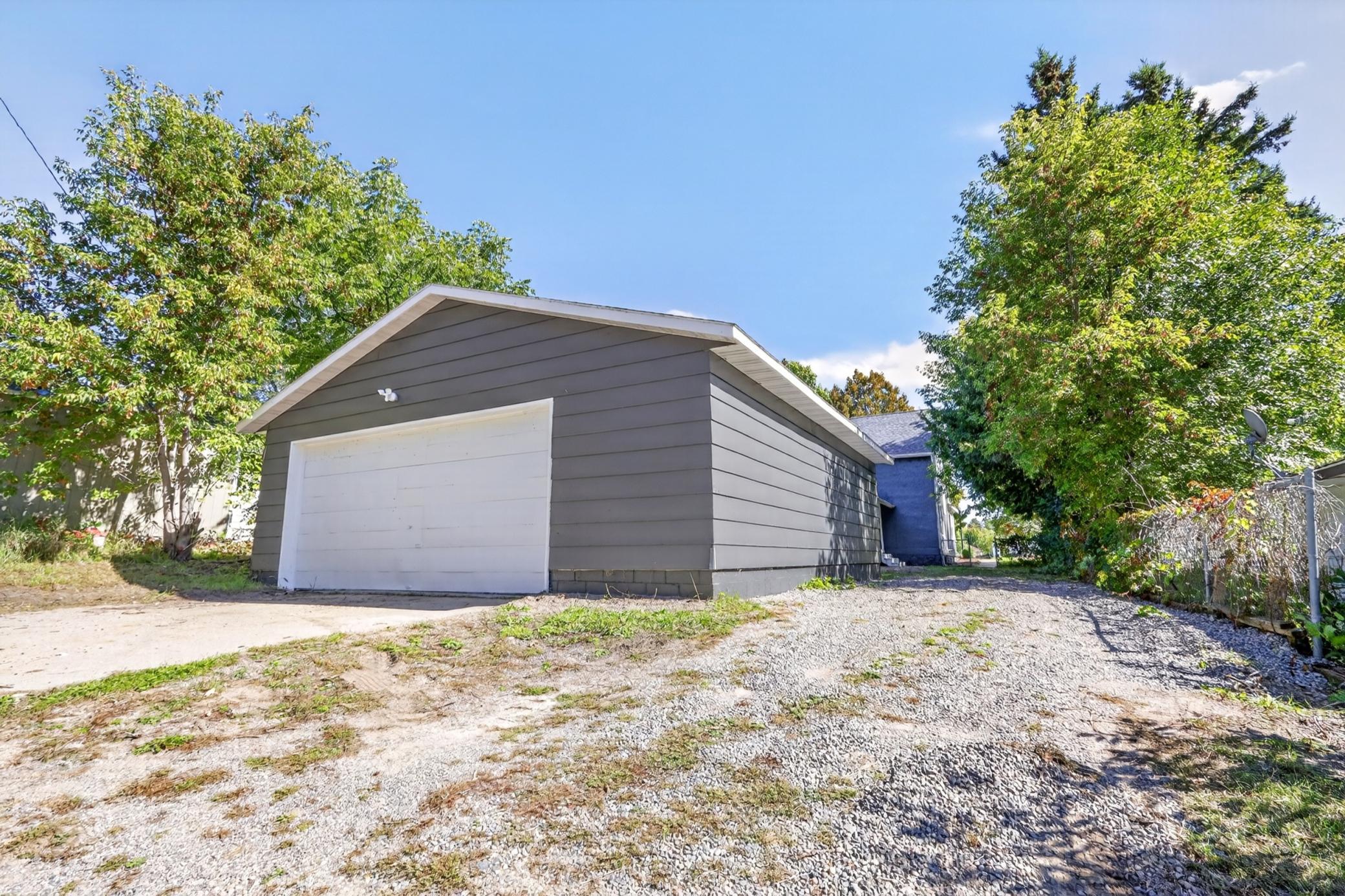 1890 single family home for sale at 811 NW 1st Avenue in Grand Rapids, MN — 4 bed, 2 bath (photo 39 of 62)