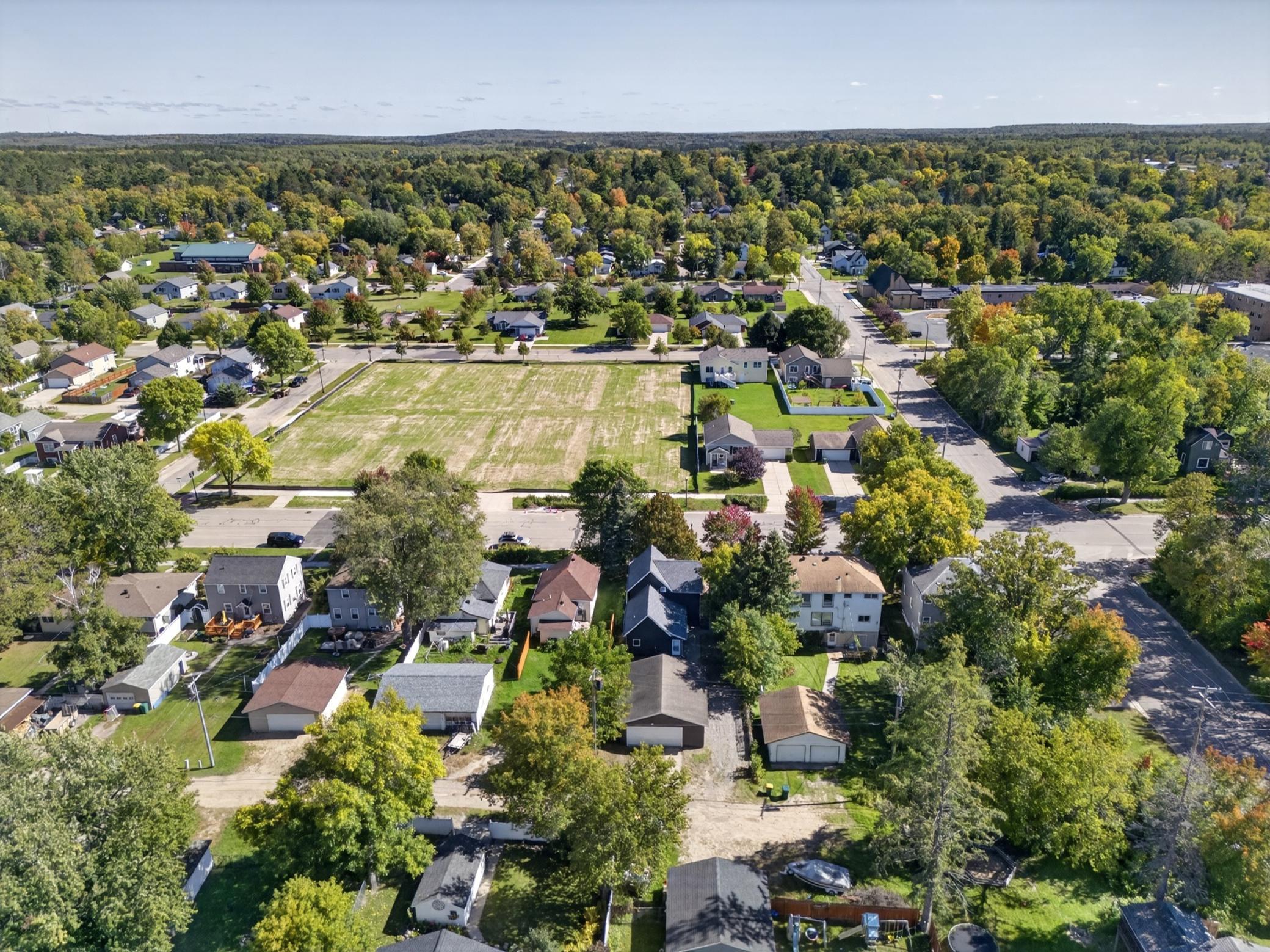 1890 single family home for sale at 811 NW 1st Avenue in Grand Rapids, MN — 4 bed, 2 bath (photo 55 of 62)