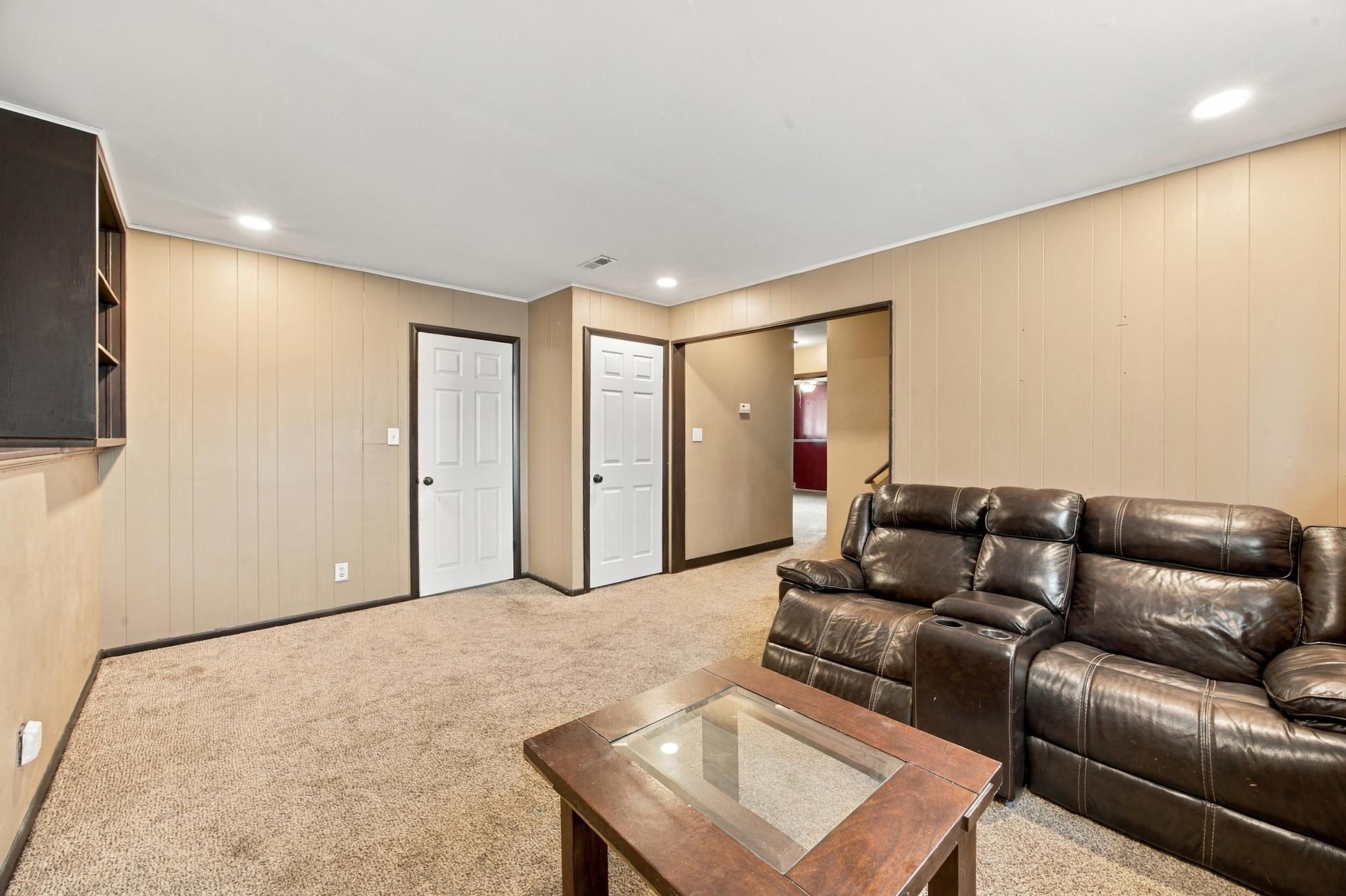 1965 single family home for sale at 2028 16th Street S in Moorhead, MN — 4 bed, 2 bath (photo 19 of 28)