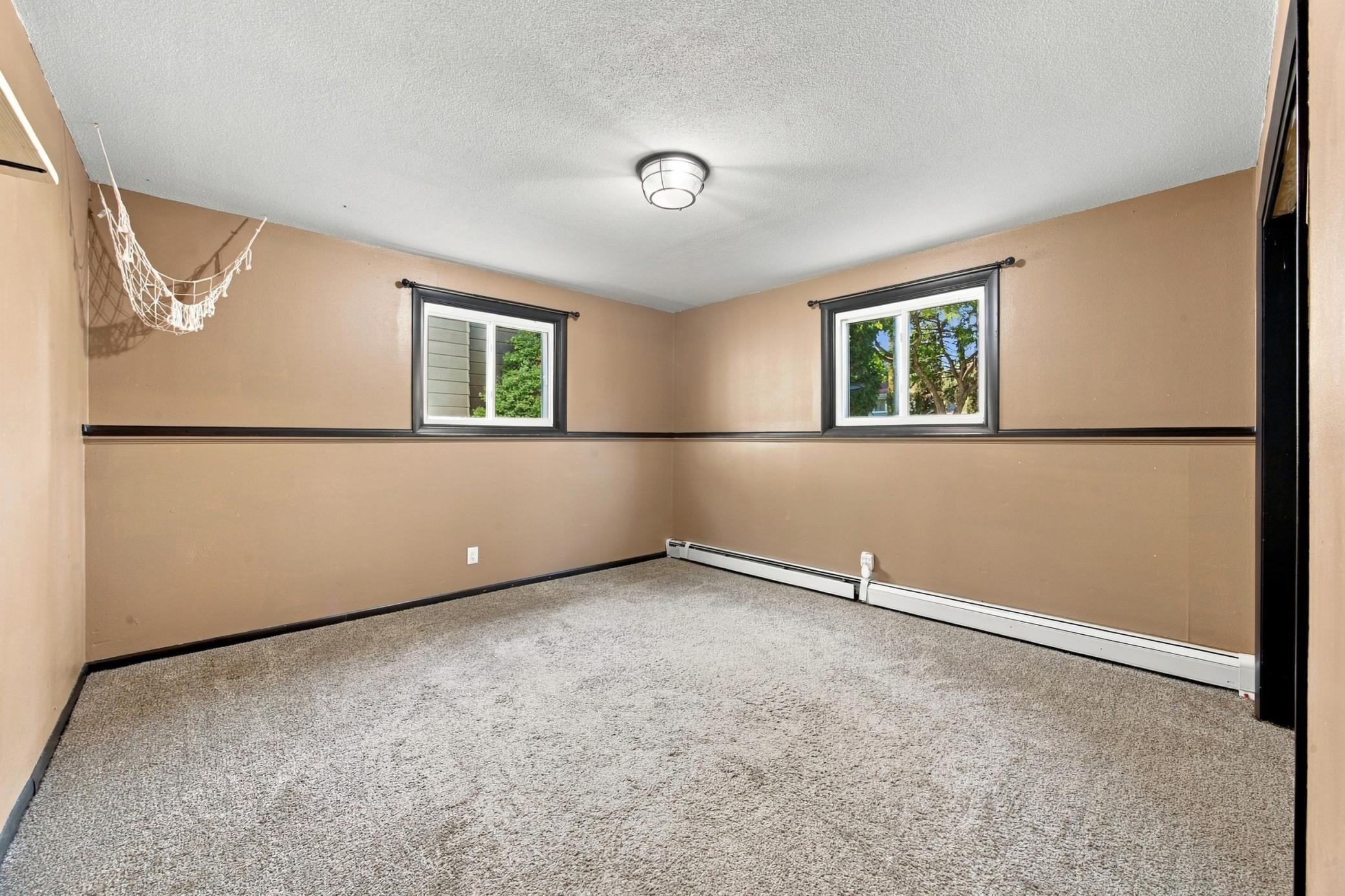 1965 single family home for sale at 2028 16th Street S in Moorhead, MN — 4 bed, 2 bath (photo 20 of 28)