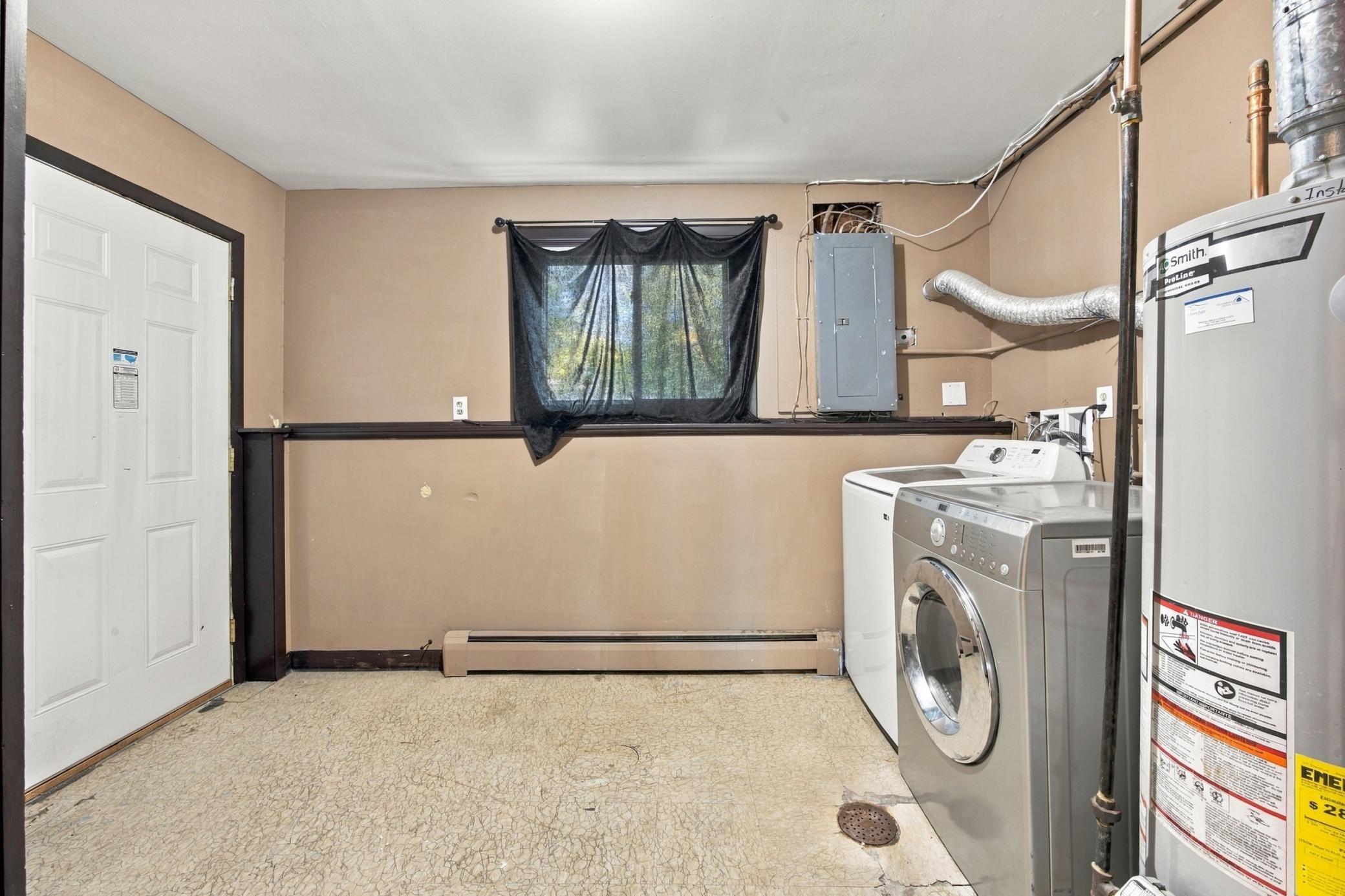1965 single family home for sale at 2028 16th Street S in Moorhead, MN — 4 bed, 2 bath (photo 25 of 28)