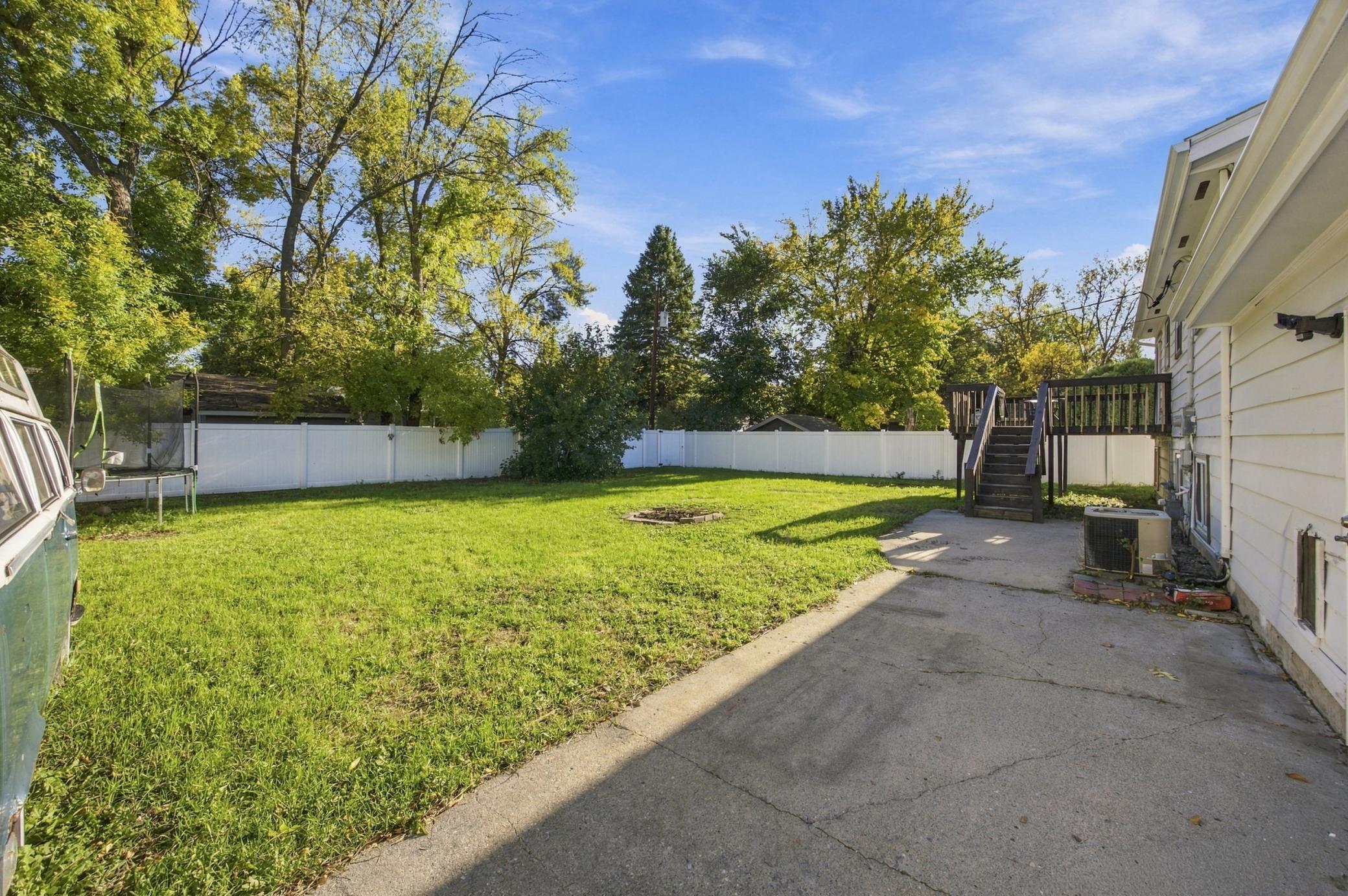 1965 single family home for sale at 2028 16th Street S in Moorhead, MN — 4 bed, 2 bath (photo 27 of 28)