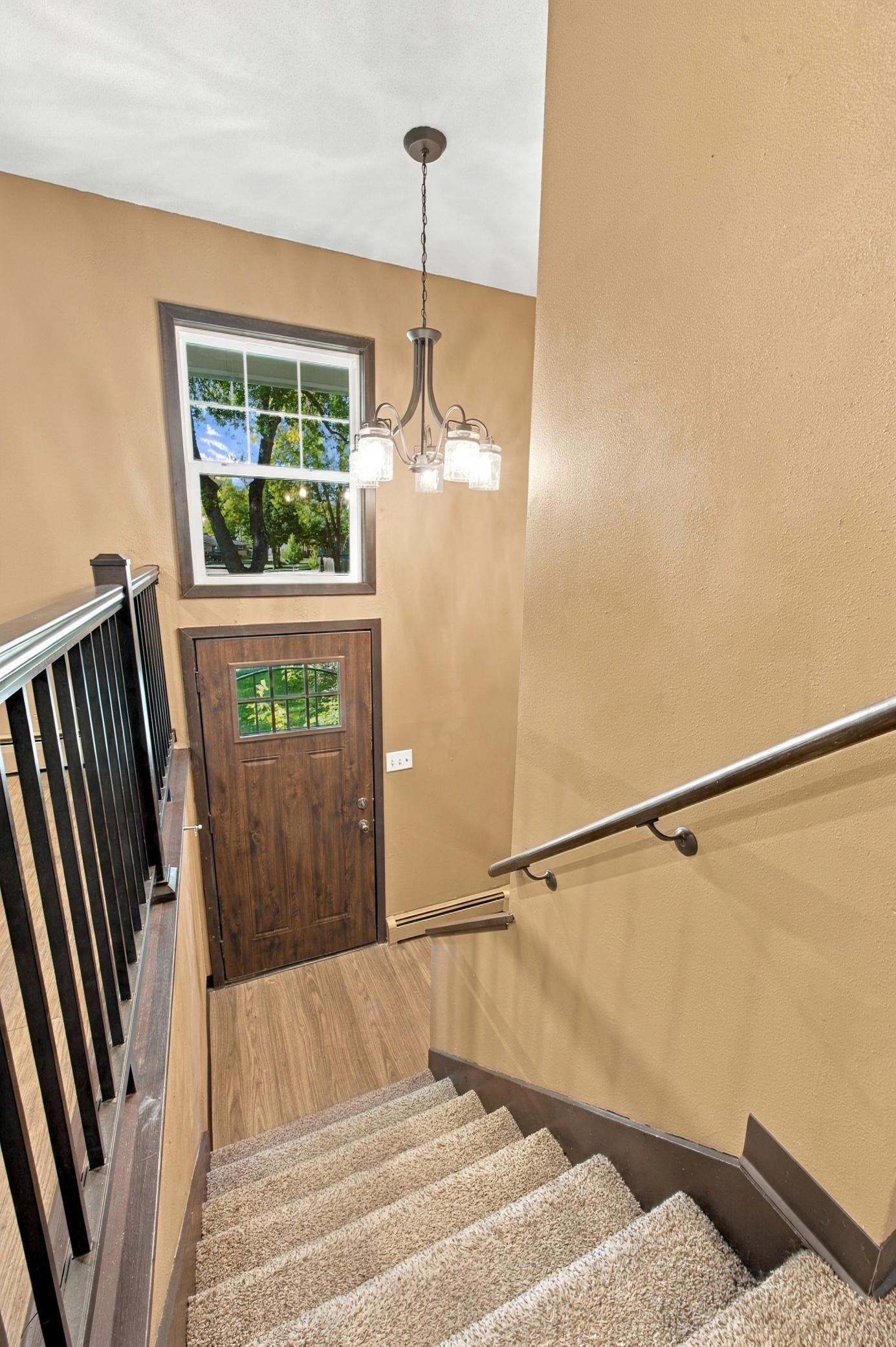 1965 single family home for sale at 2028 16th Street S in Moorhead, MN — 4 bed, 2 bath (photo 4 of 28)