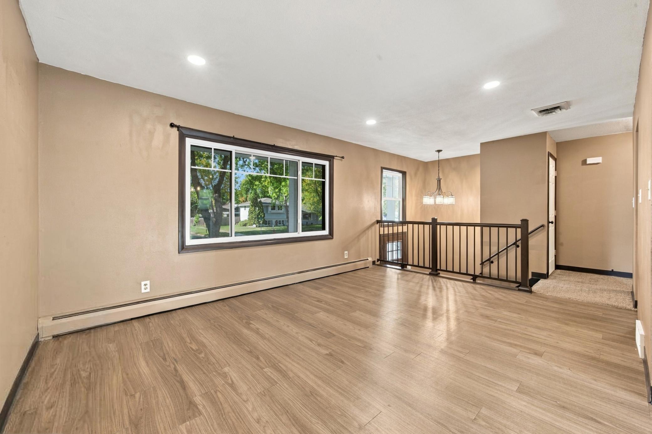 1965 single family home for sale at 2028 16th Street S in Moorhead, MN — 4 bed, 2 bath (photo 6 of 28)